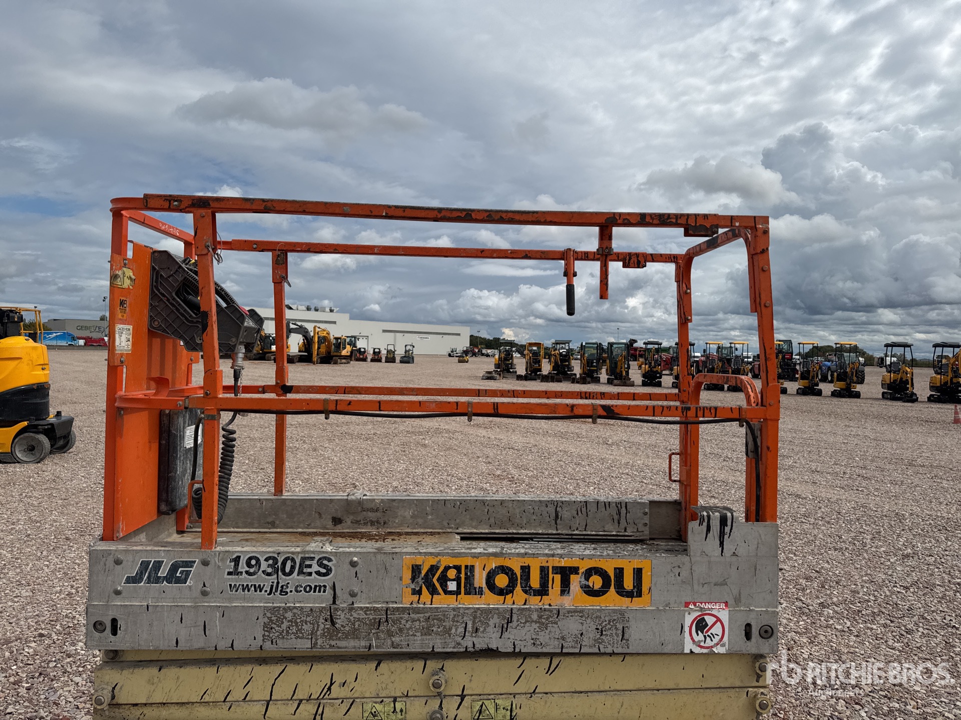 2012 JLG 1930ES