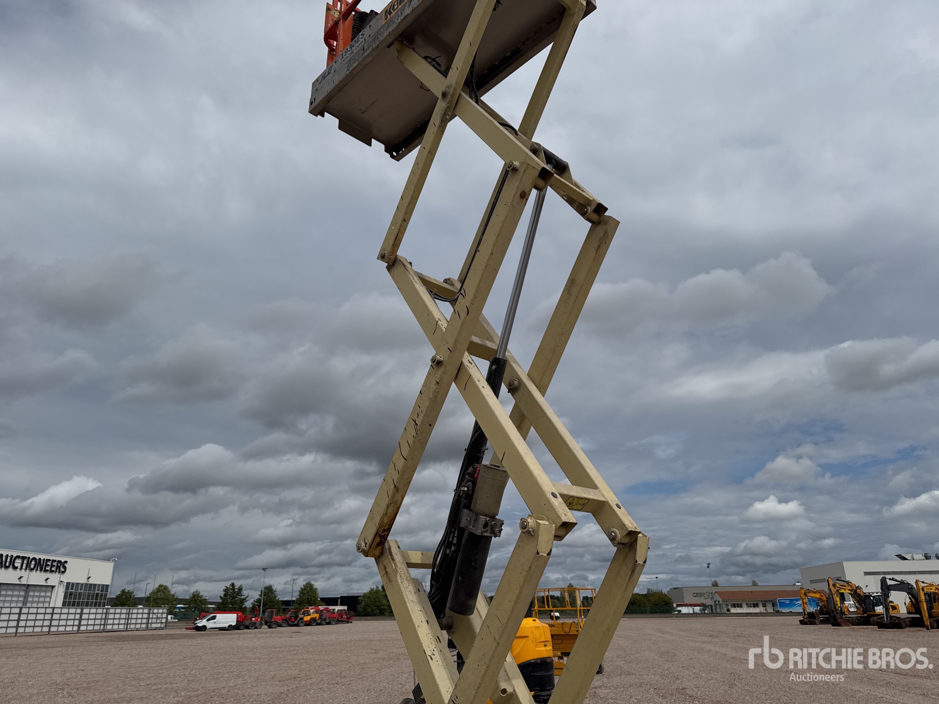 2012 JLG 1930ES