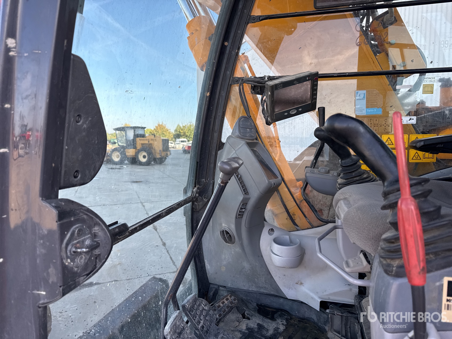 2016 Hitachi ZX135US-5B