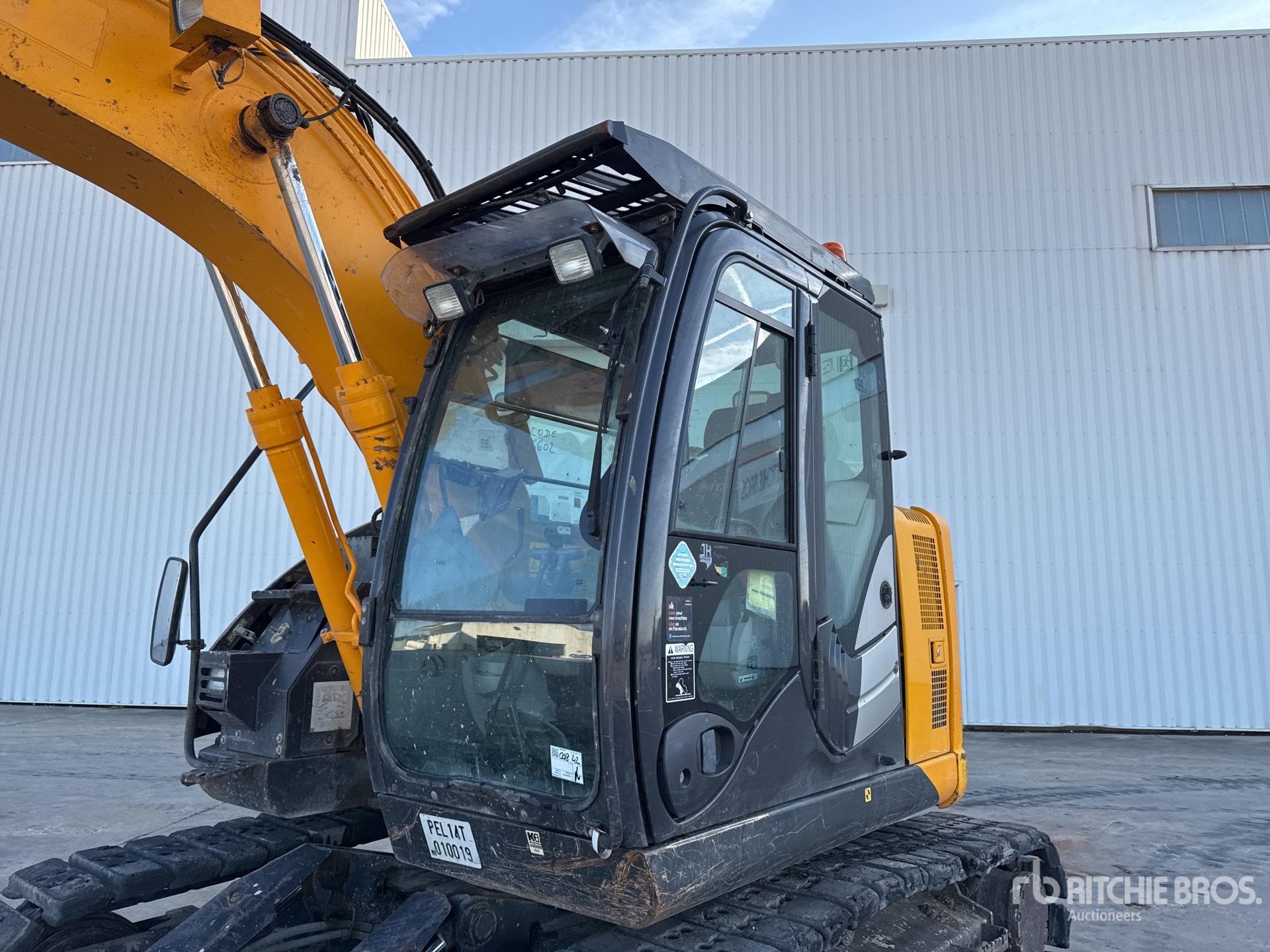 2016 Hitachi ZX135US-5B
