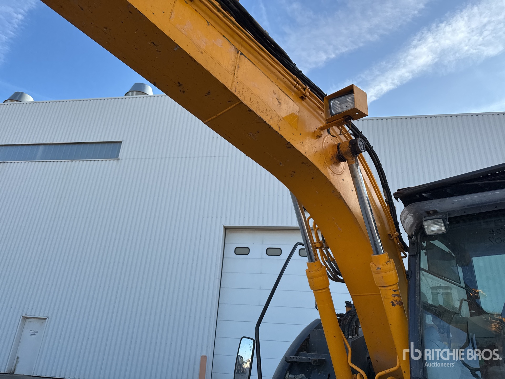 2016 Hitachi ZX135US-5B