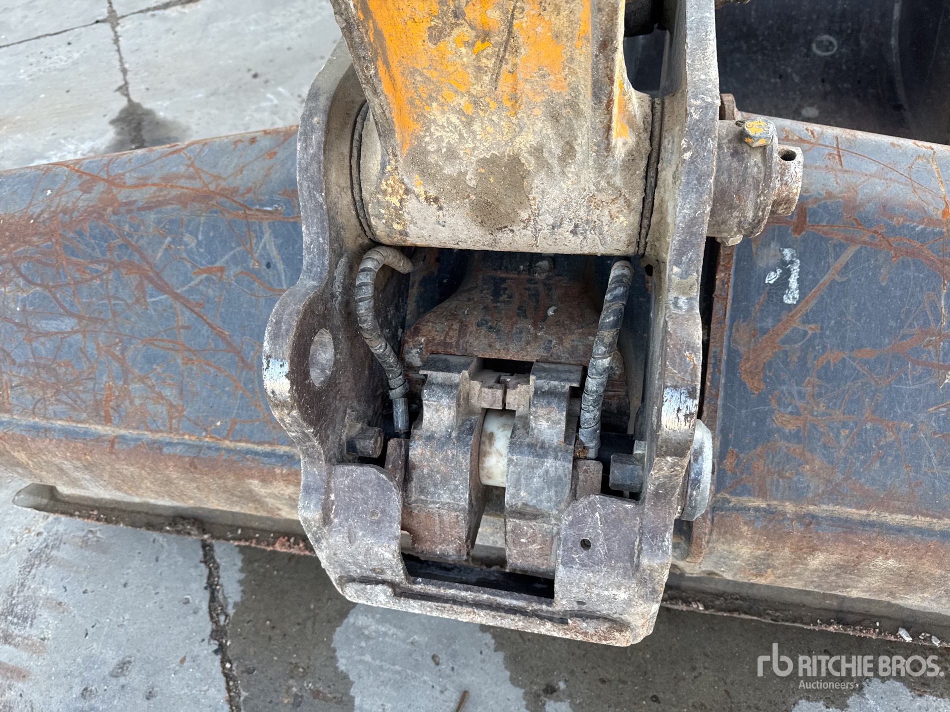 2016 Hitachi ZX135US-5B