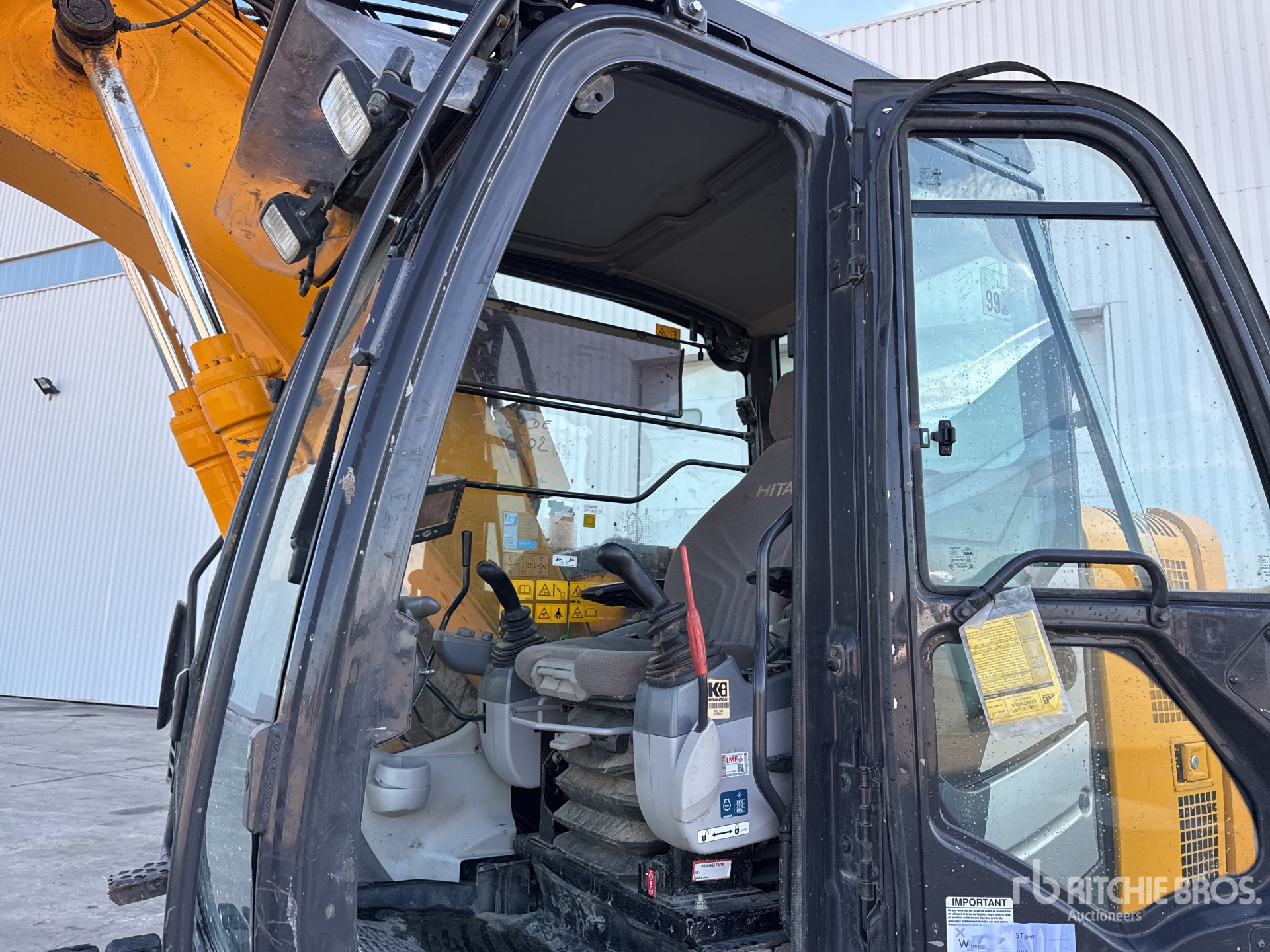 2016 Hitachi ZX135US-5B
