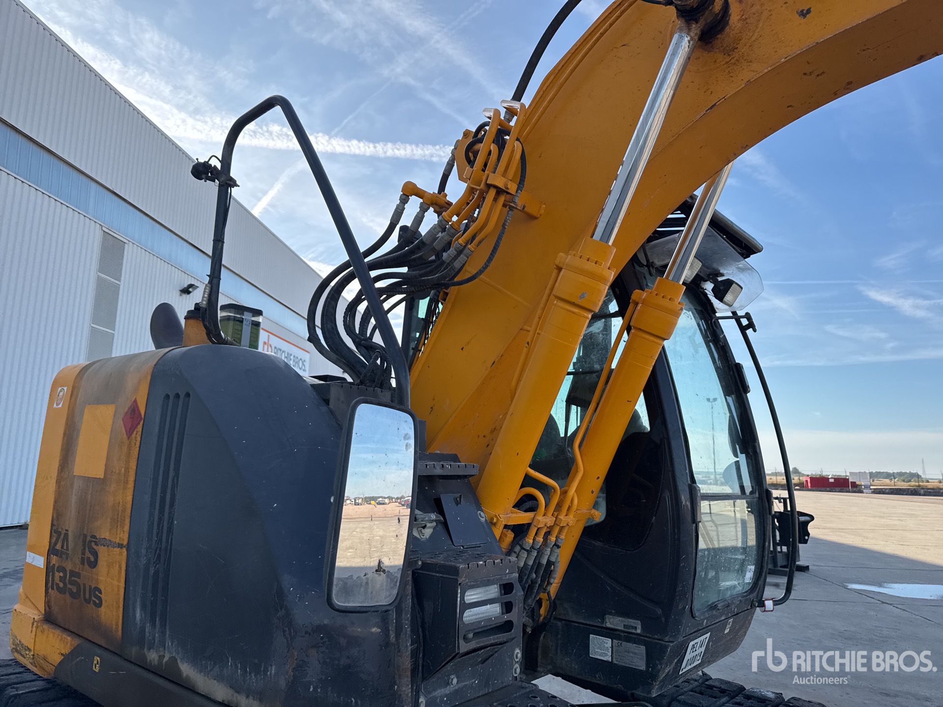 2016 Hitachi ZX135US-5B