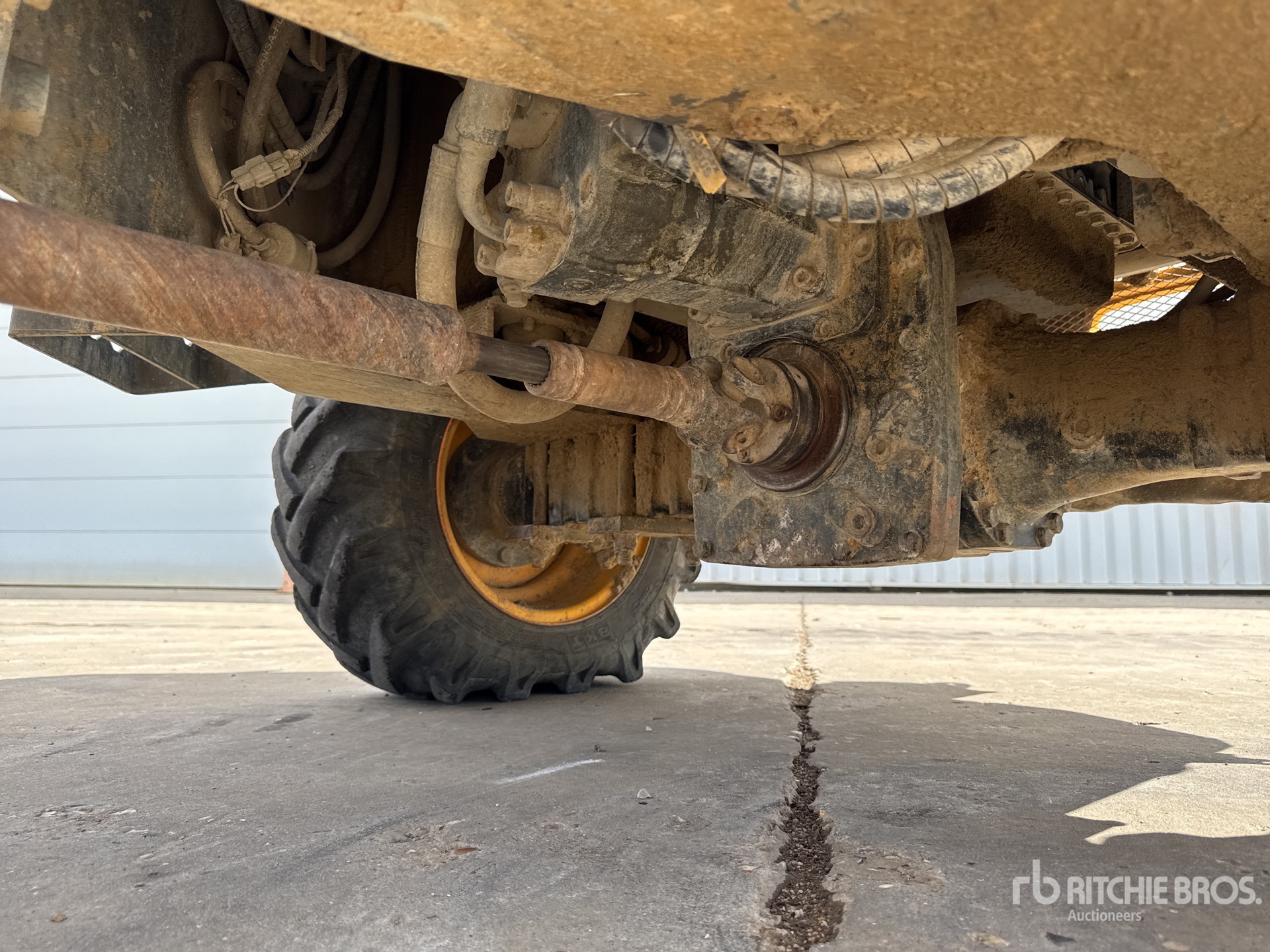 2017 Ausa D250AHG