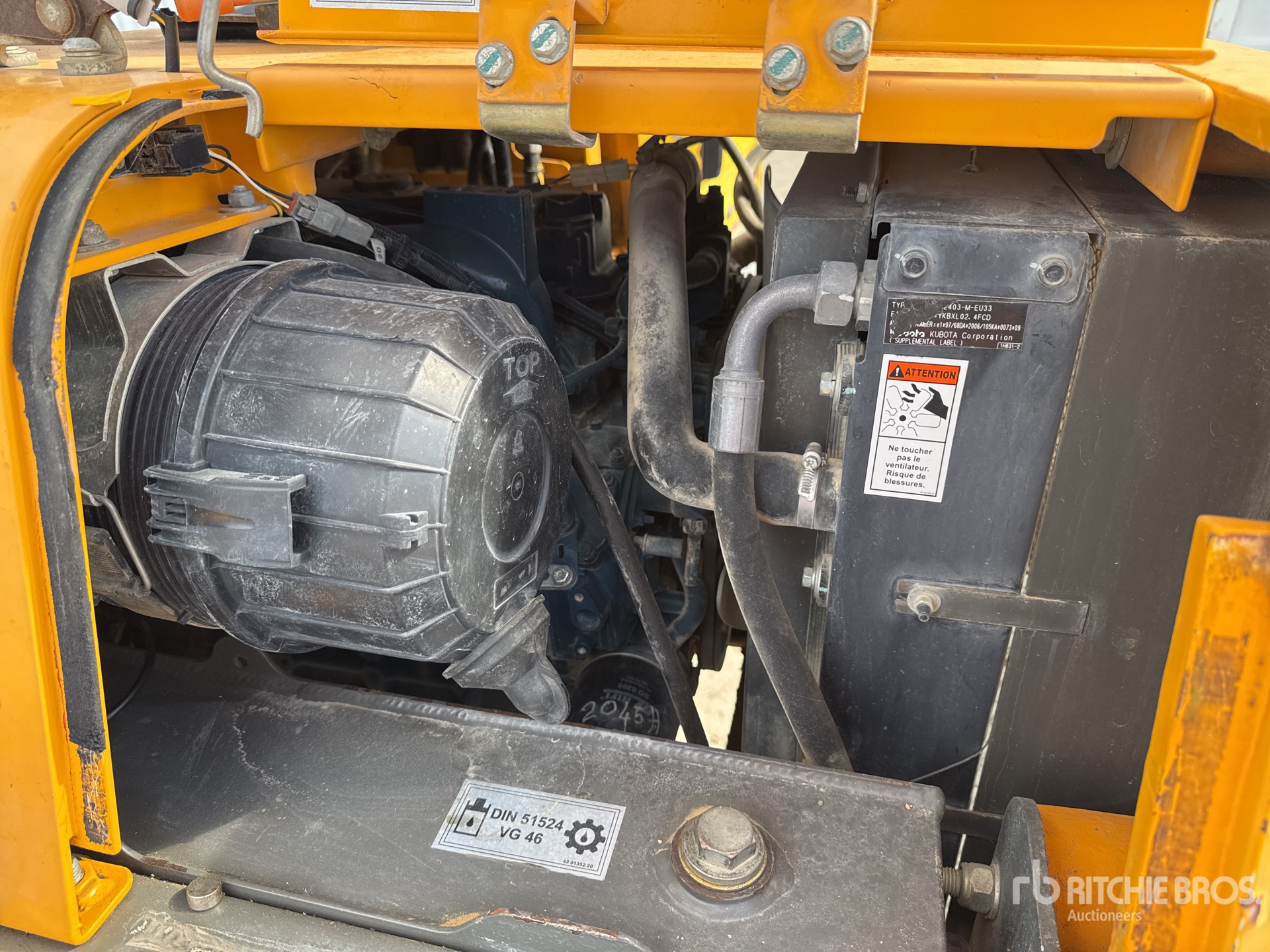 2017 Ausa D250AHG