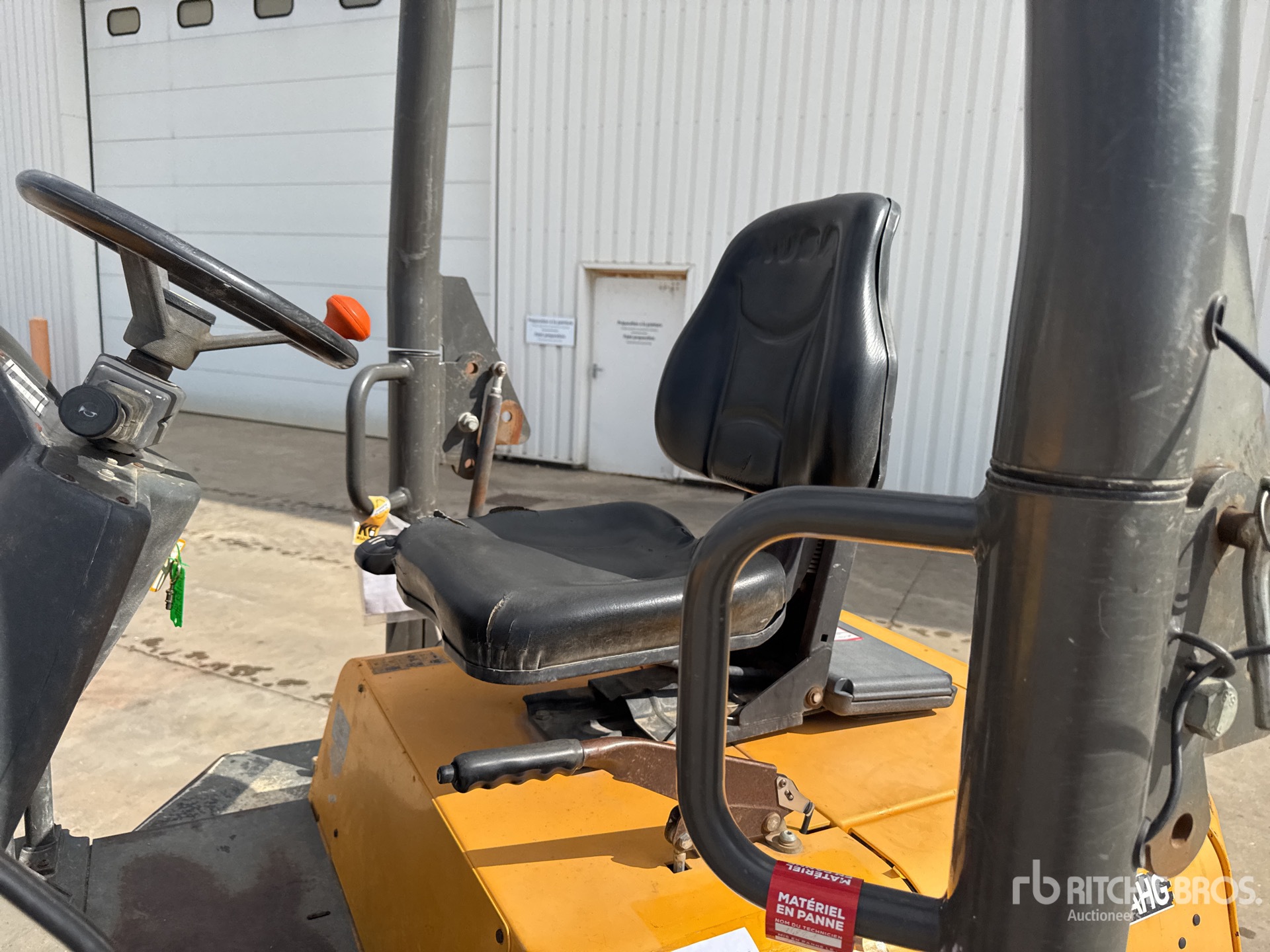 2017 Ausa D250AHG