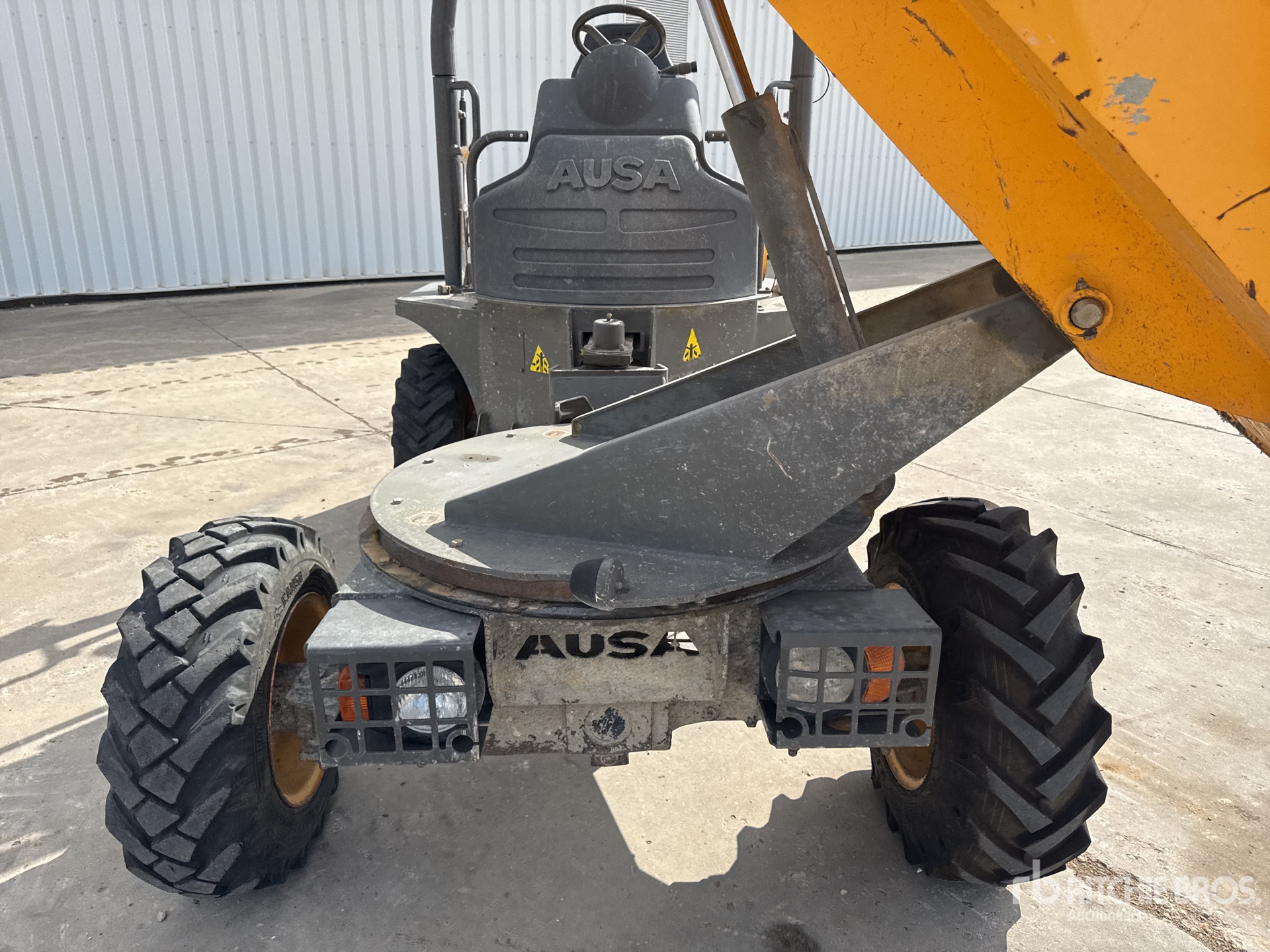 2017 Ausa D250AHG