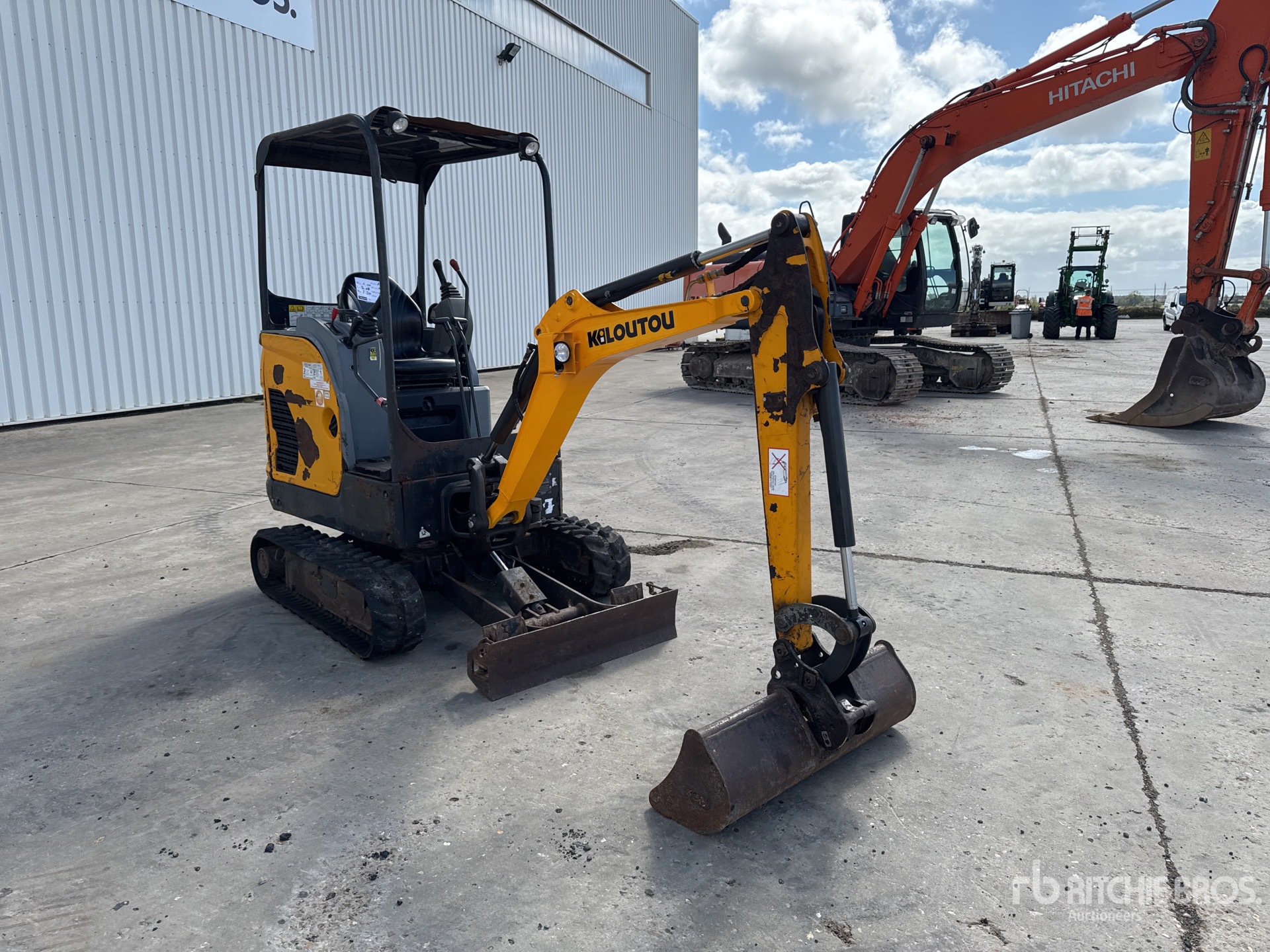 2020 Bobcat E17