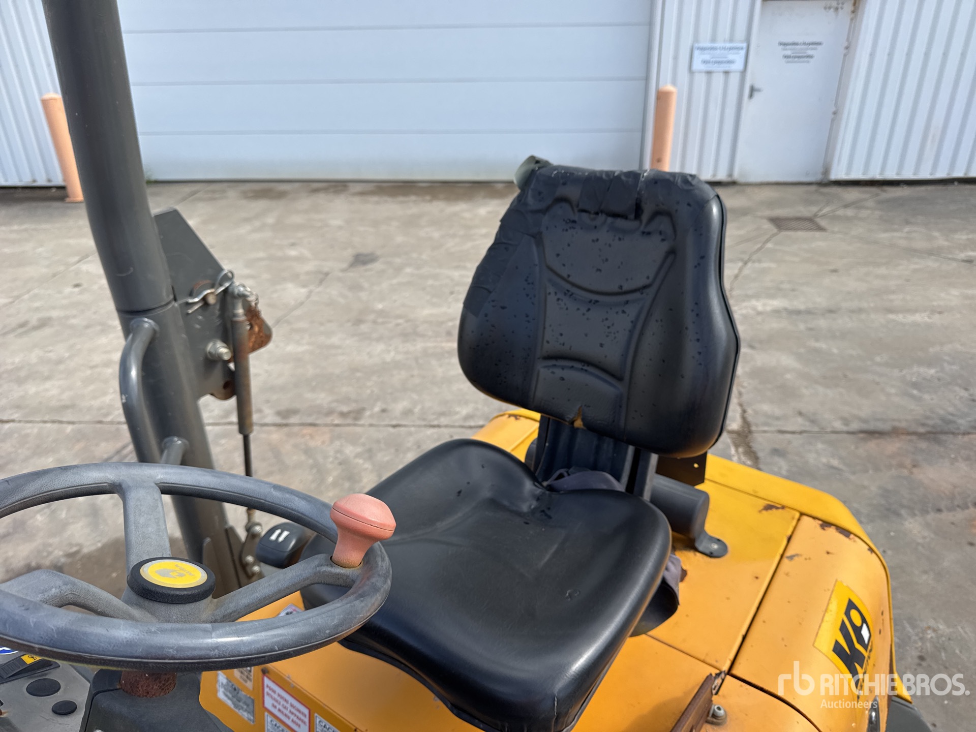 2018 Ausa D250AHG
