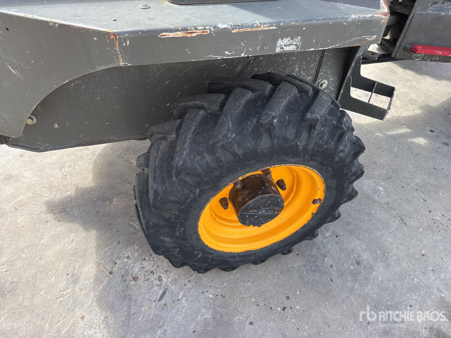 2018 Ausa D250AHG