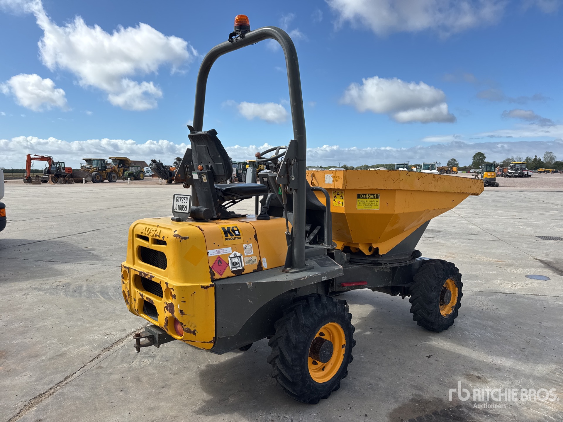 2018 Ausa D250AHG