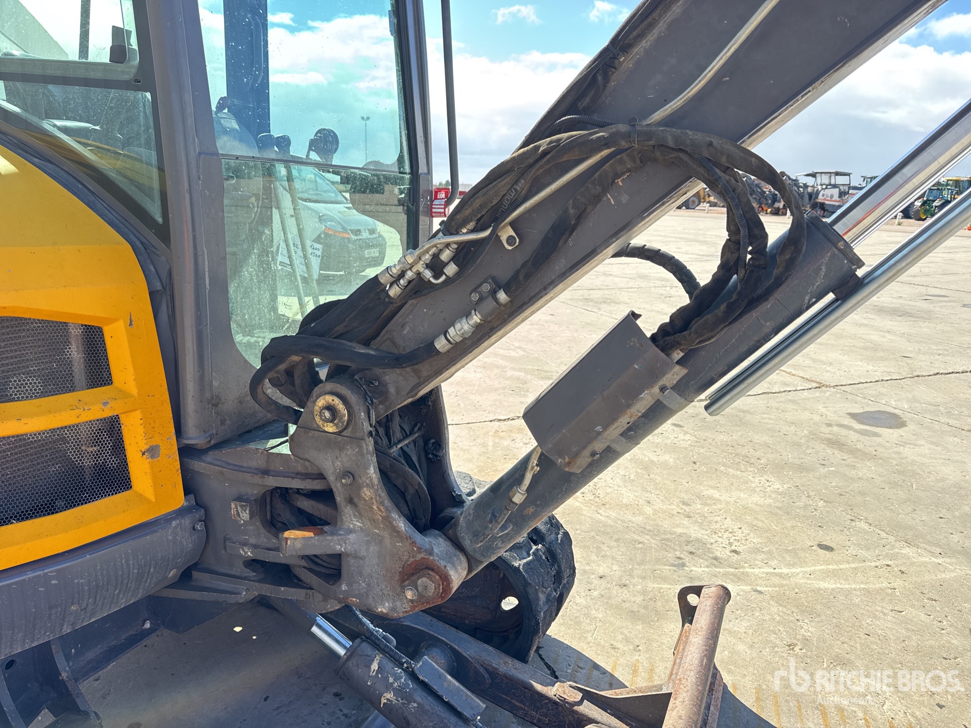 2017 Volvo ECR50D FAP