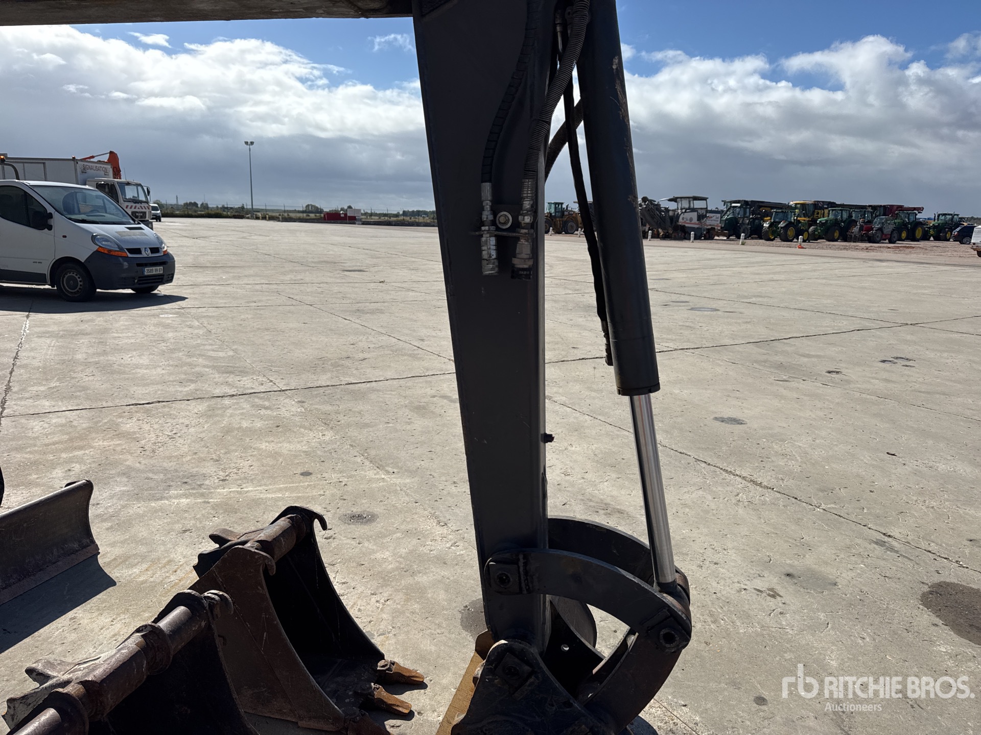 2017 Volvo ECR50D FAP