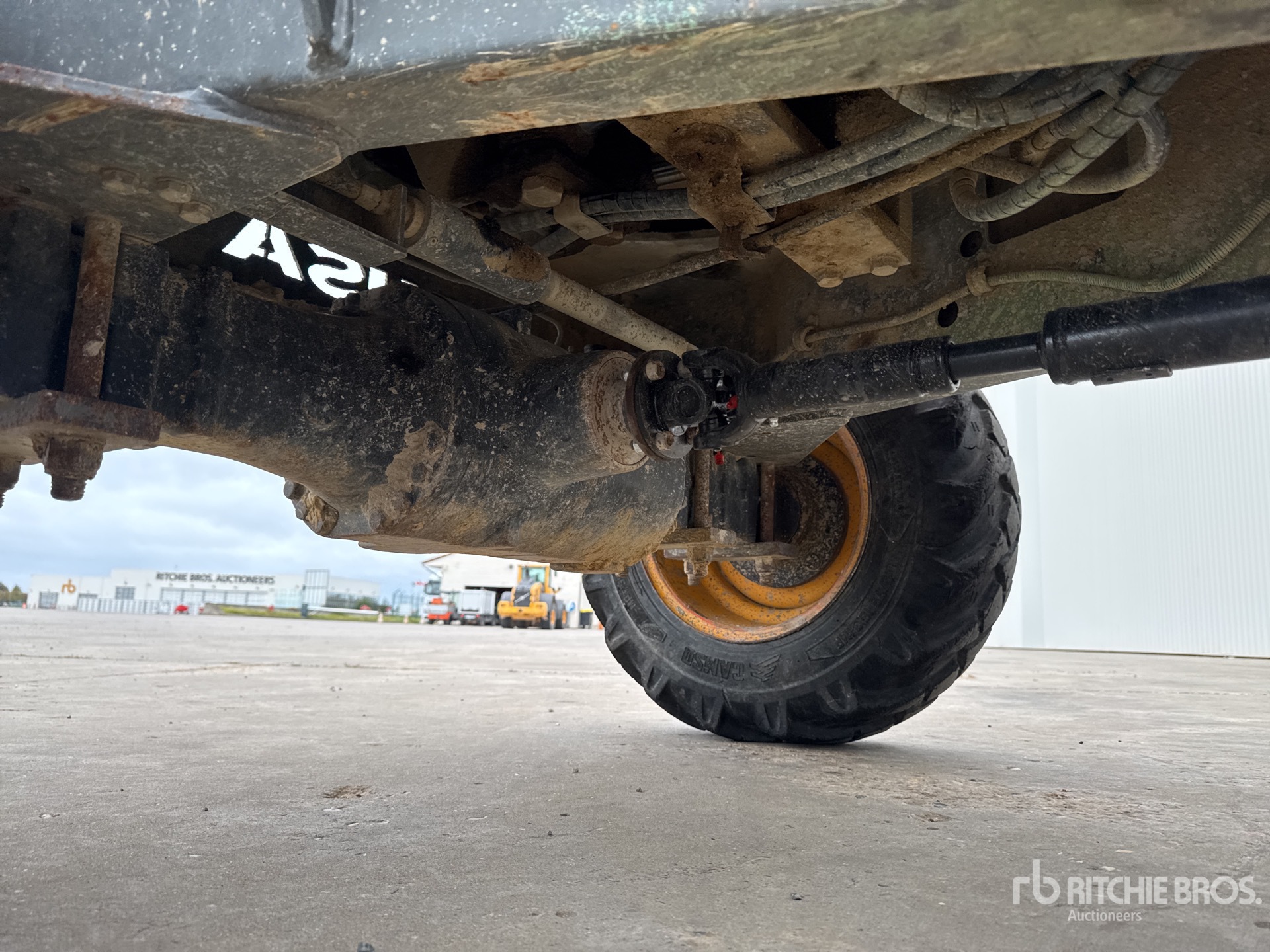2017 Ausa D250AHG