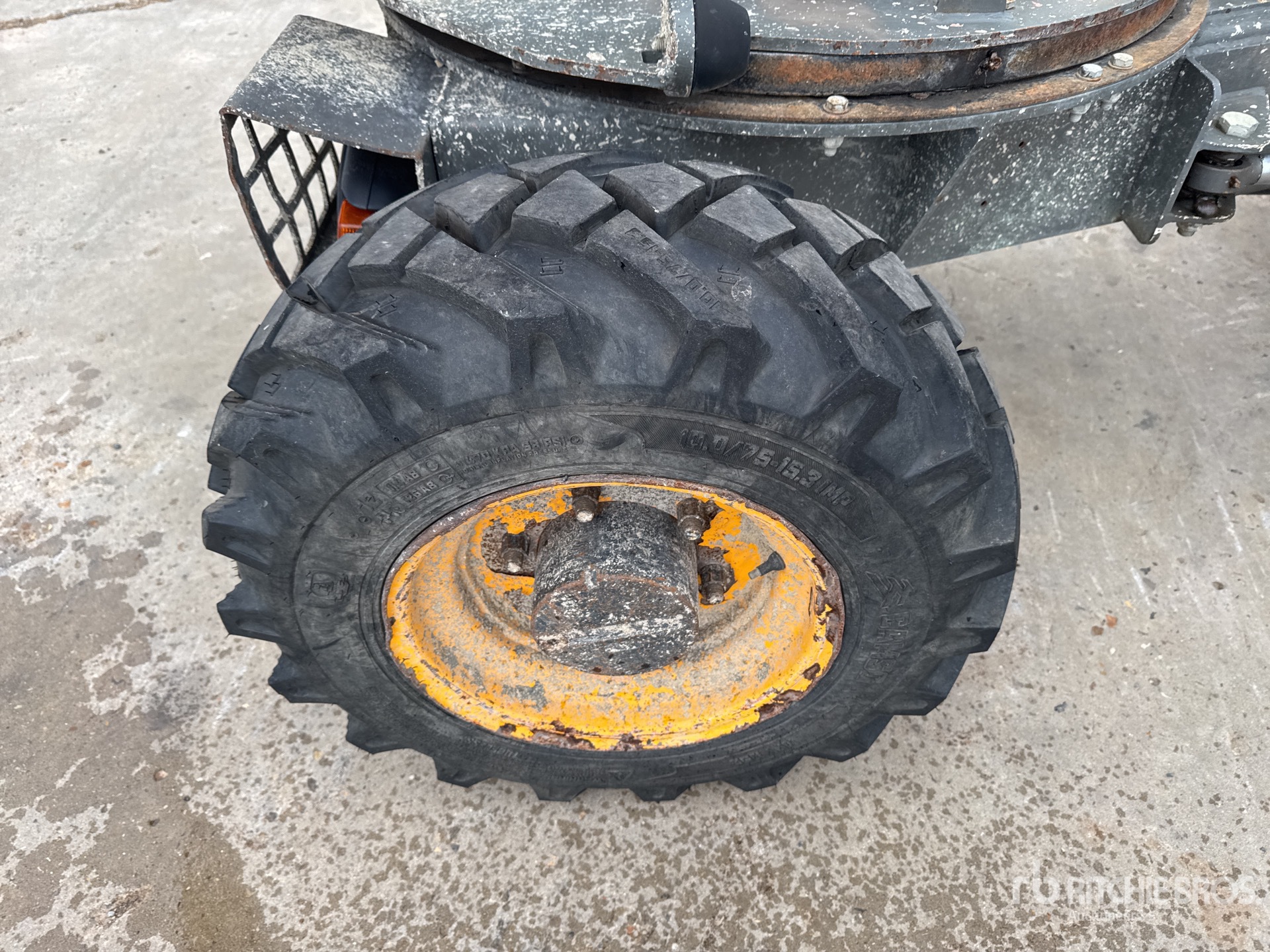 2017 Ausa D250AHG