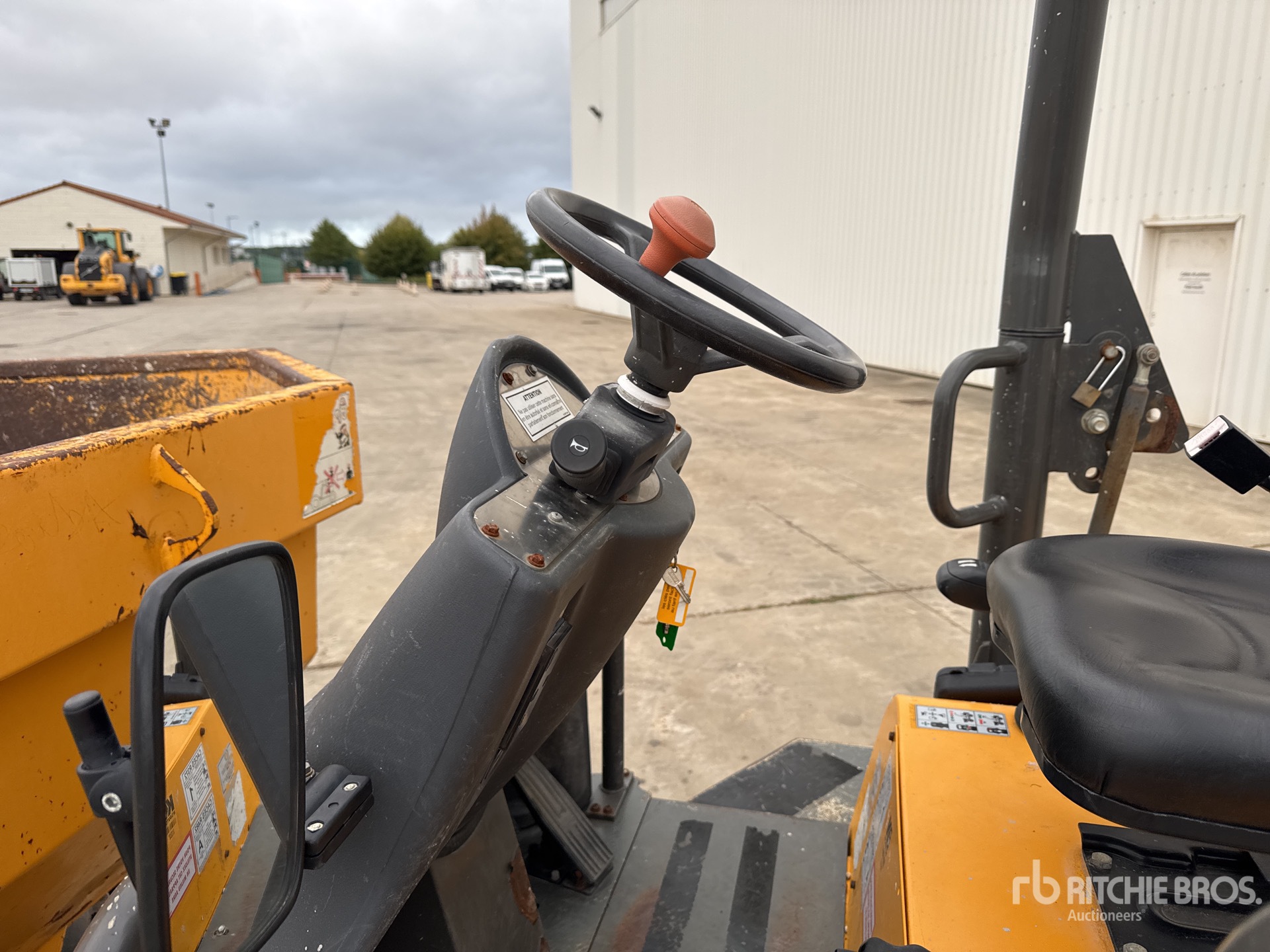 2017 Ausa D250AHG