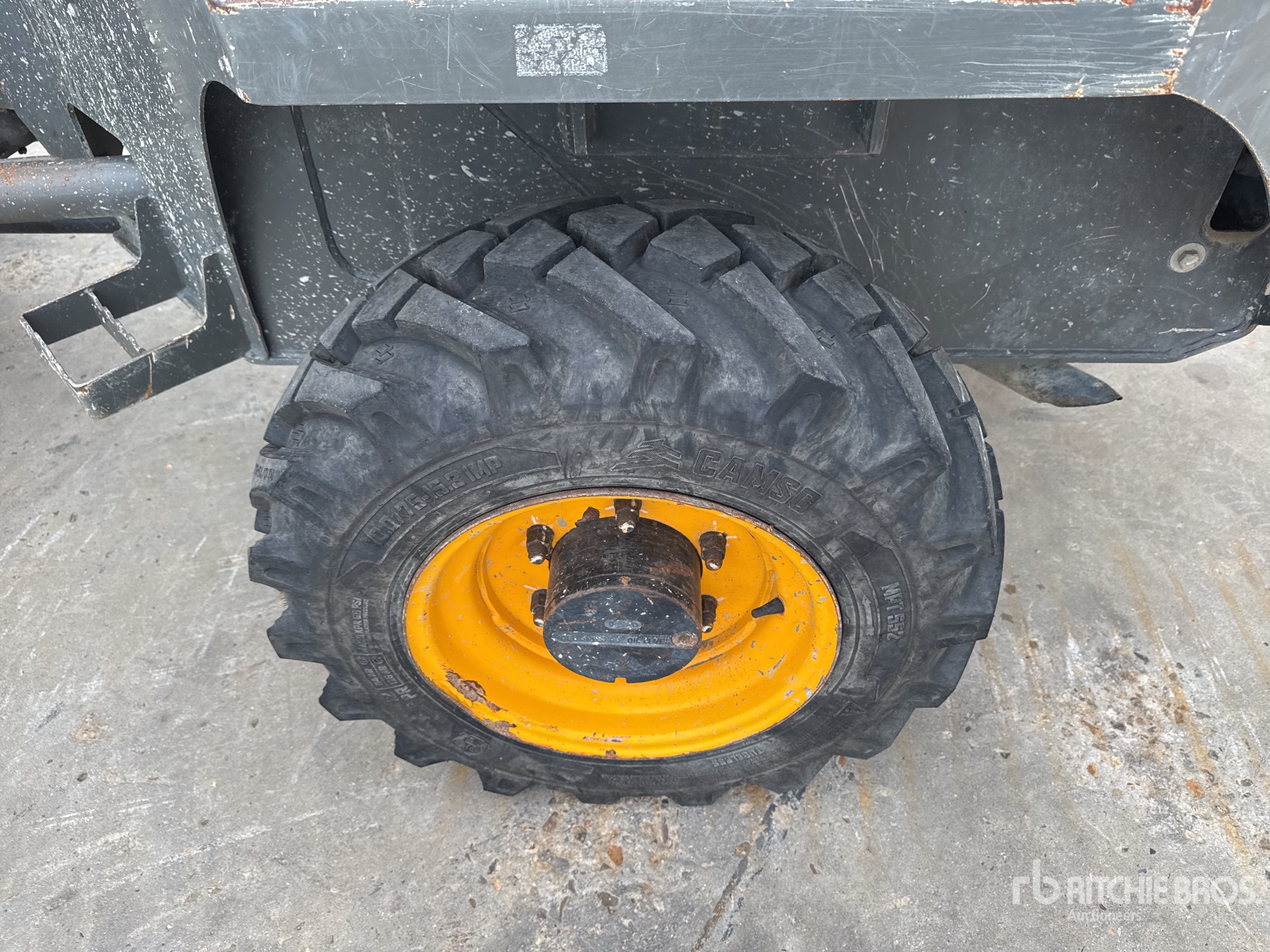 2017 Ausa D250AHG