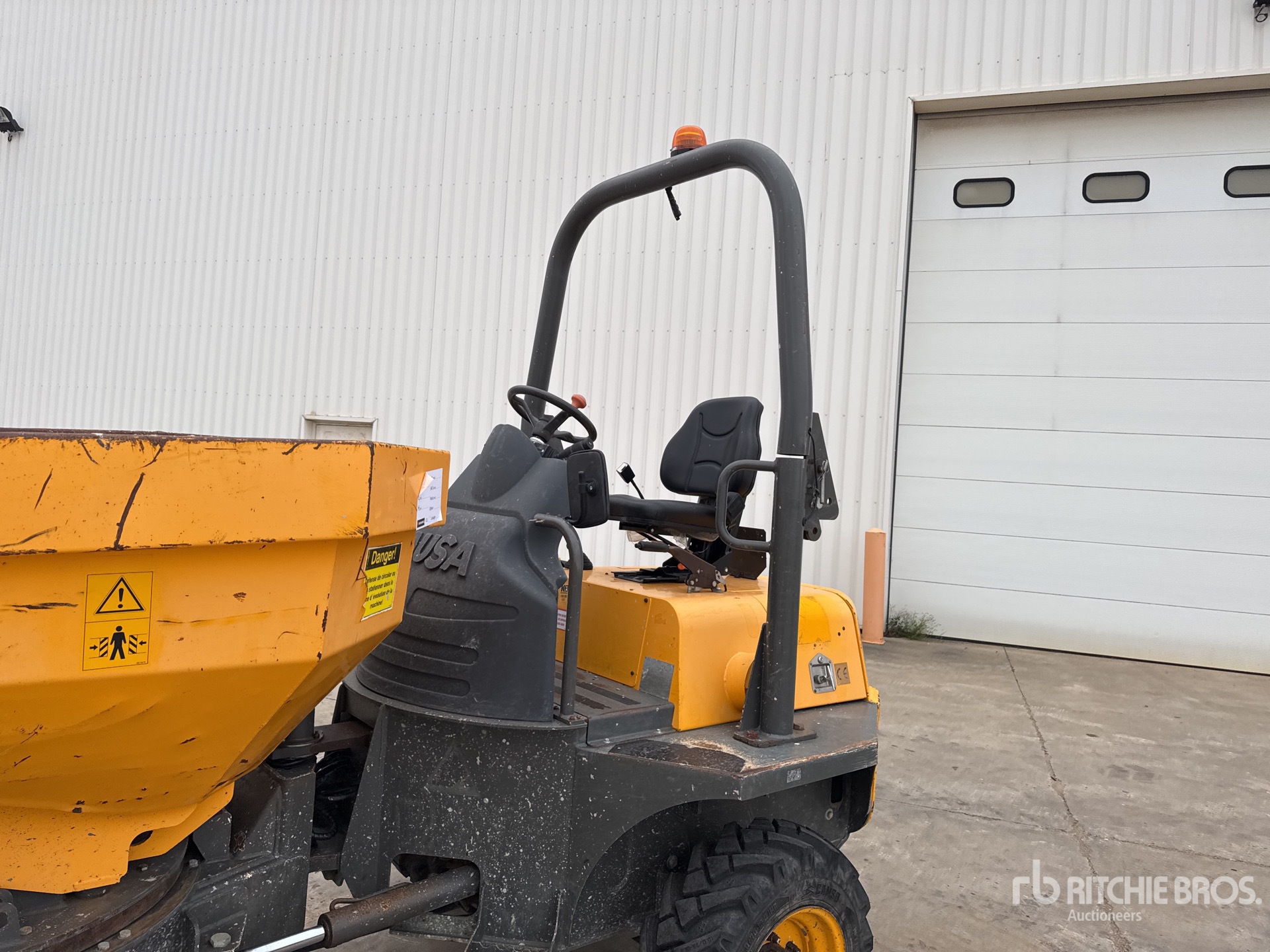 2017 Ausa D250AHG