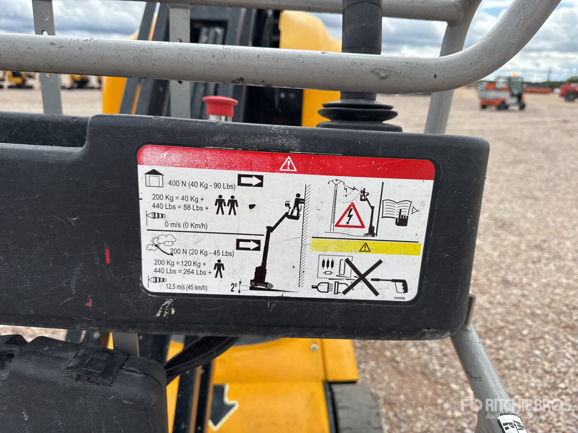 2013 Manitou 80 VJR E