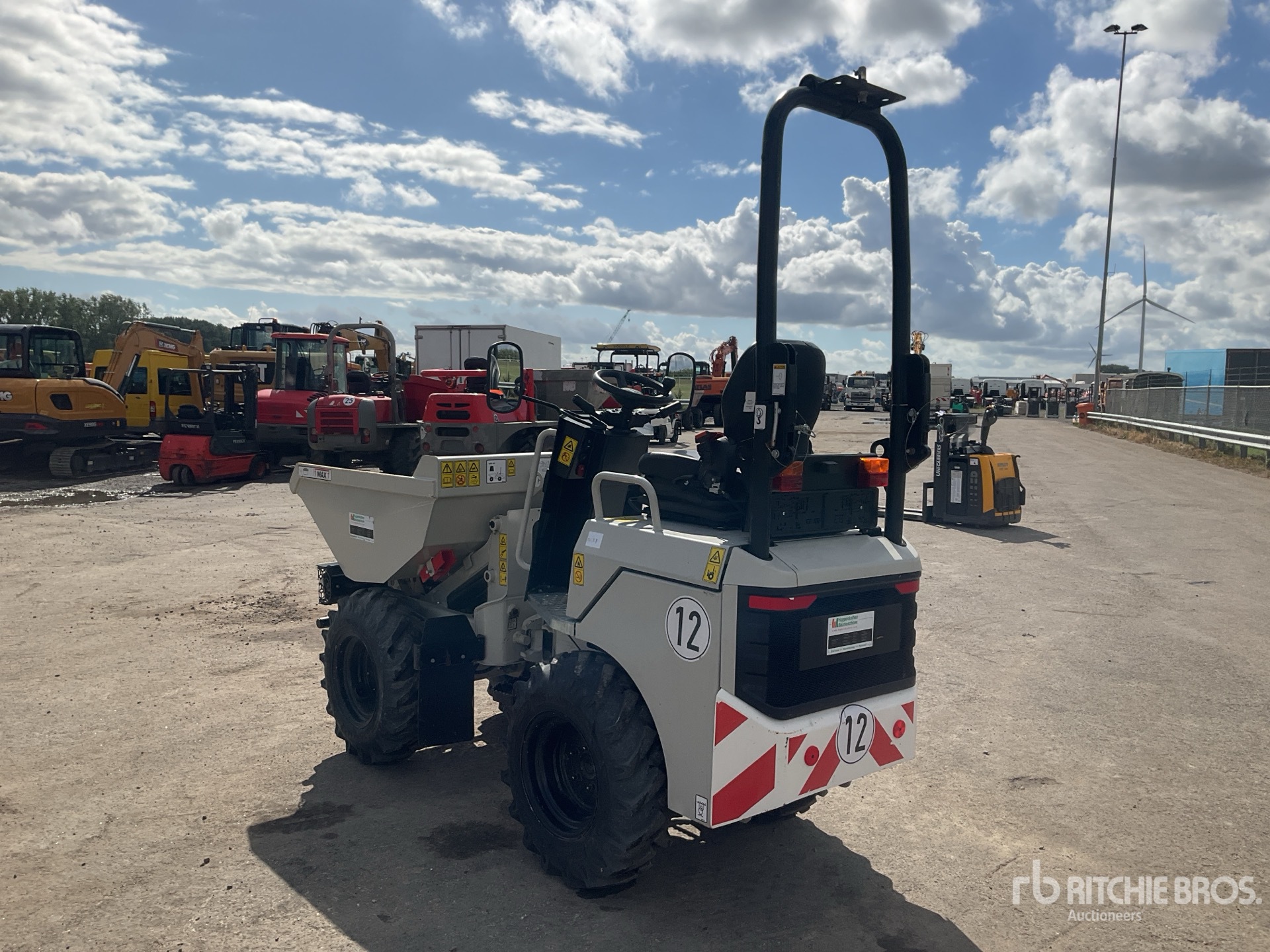 2023 JCB 1T-2S5