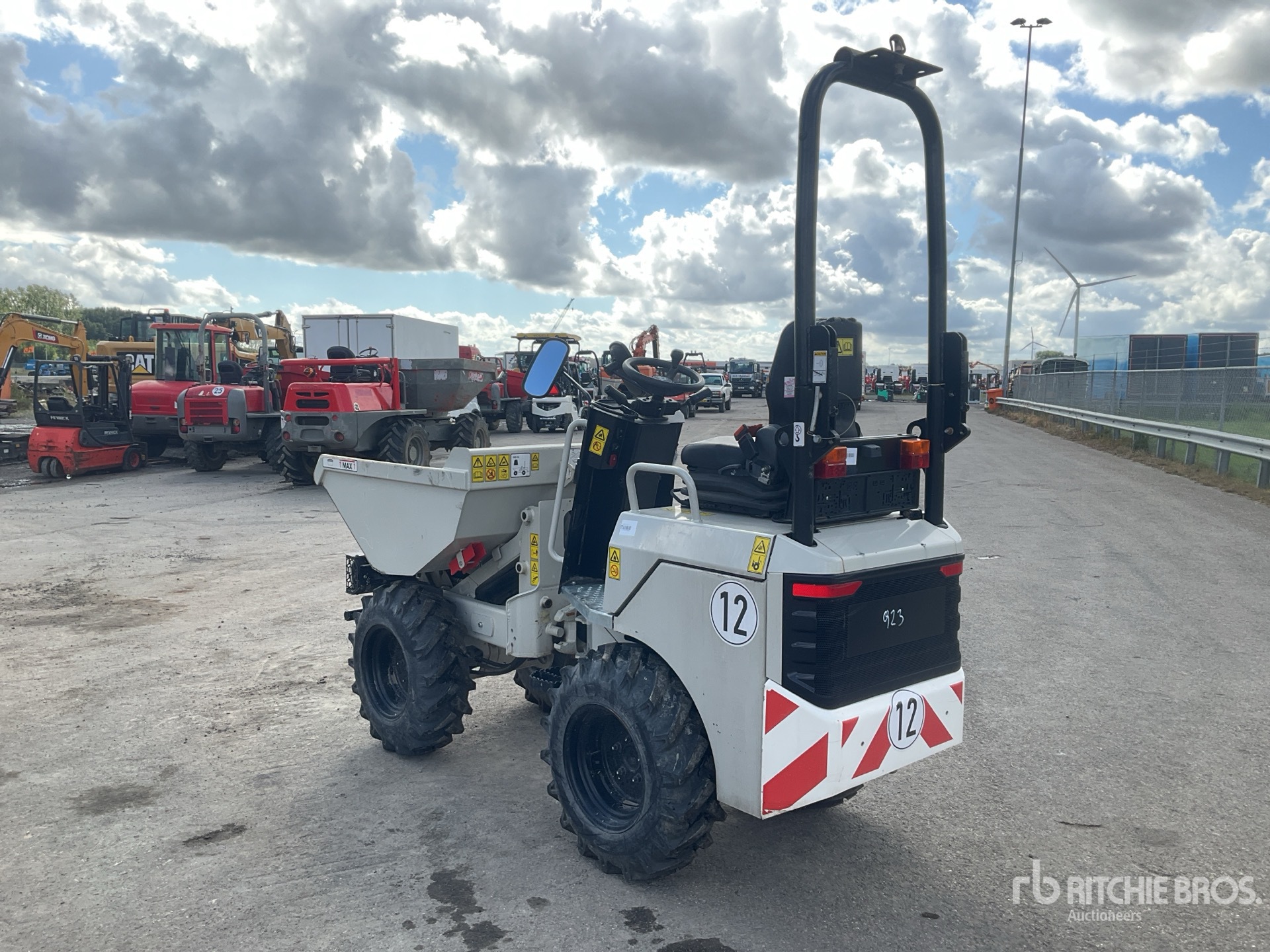 2023 JCB 1T-2S5