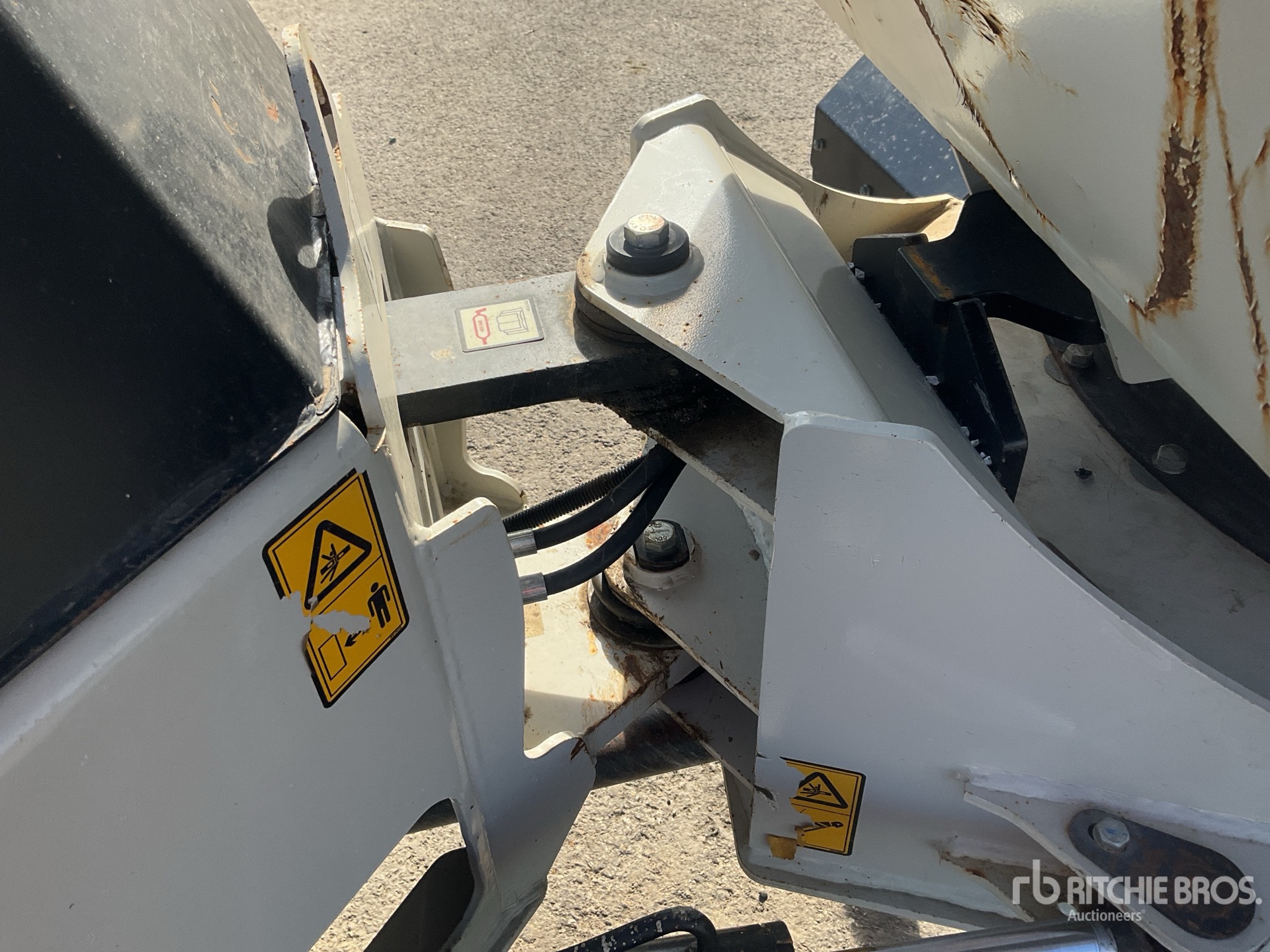 2023 JCB 3STH-2S5