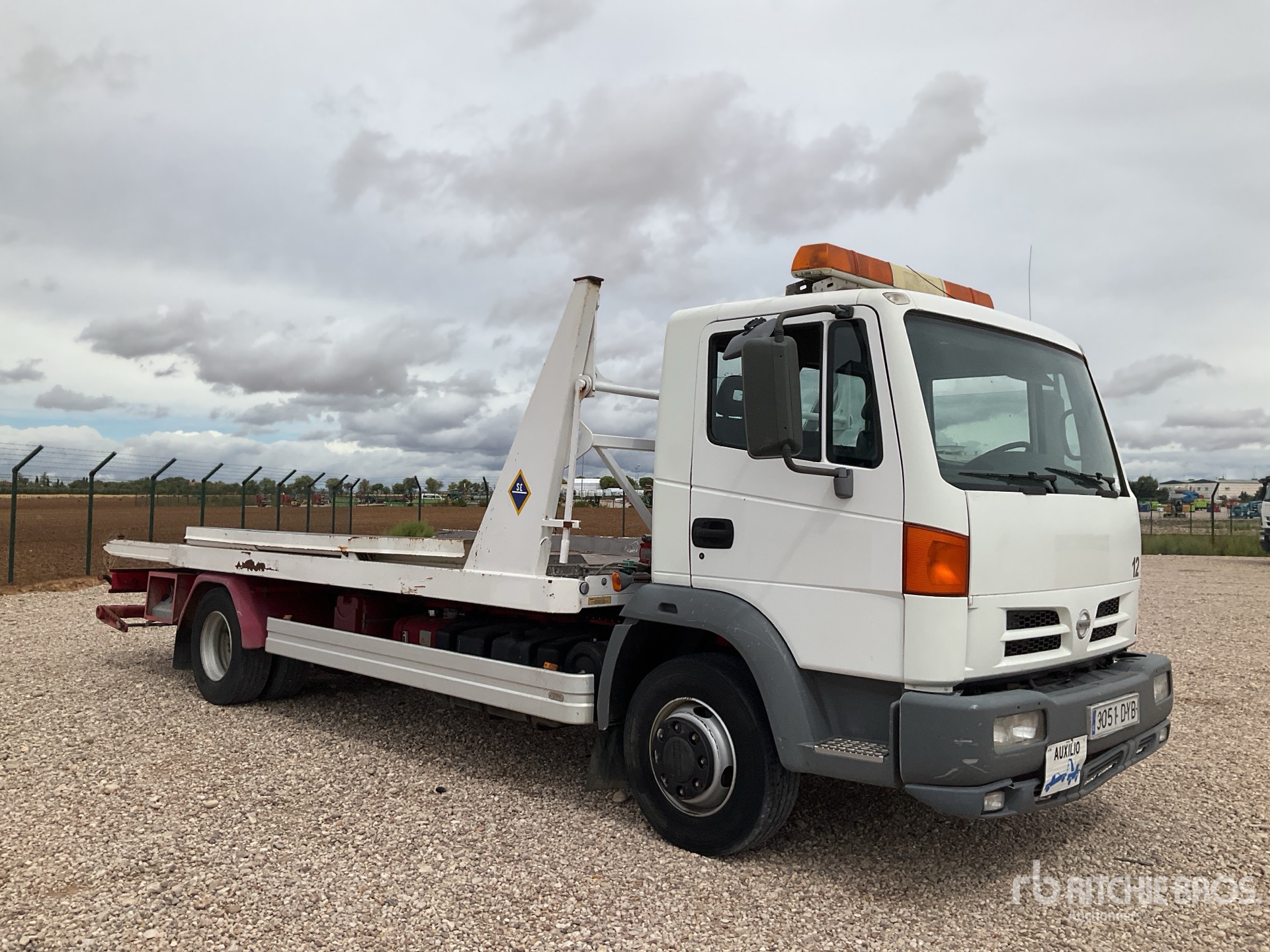 2006 Nissan ATLEON