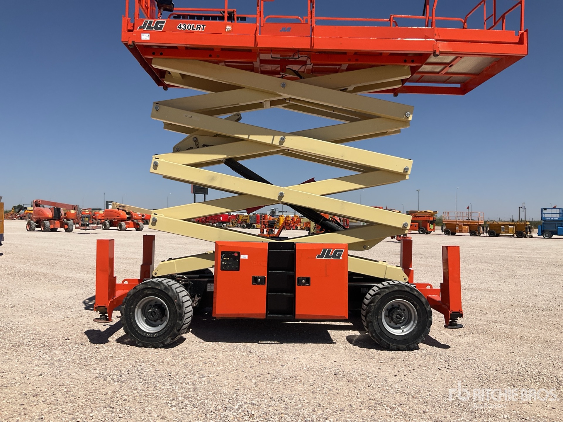 2019 JLG 430LRT