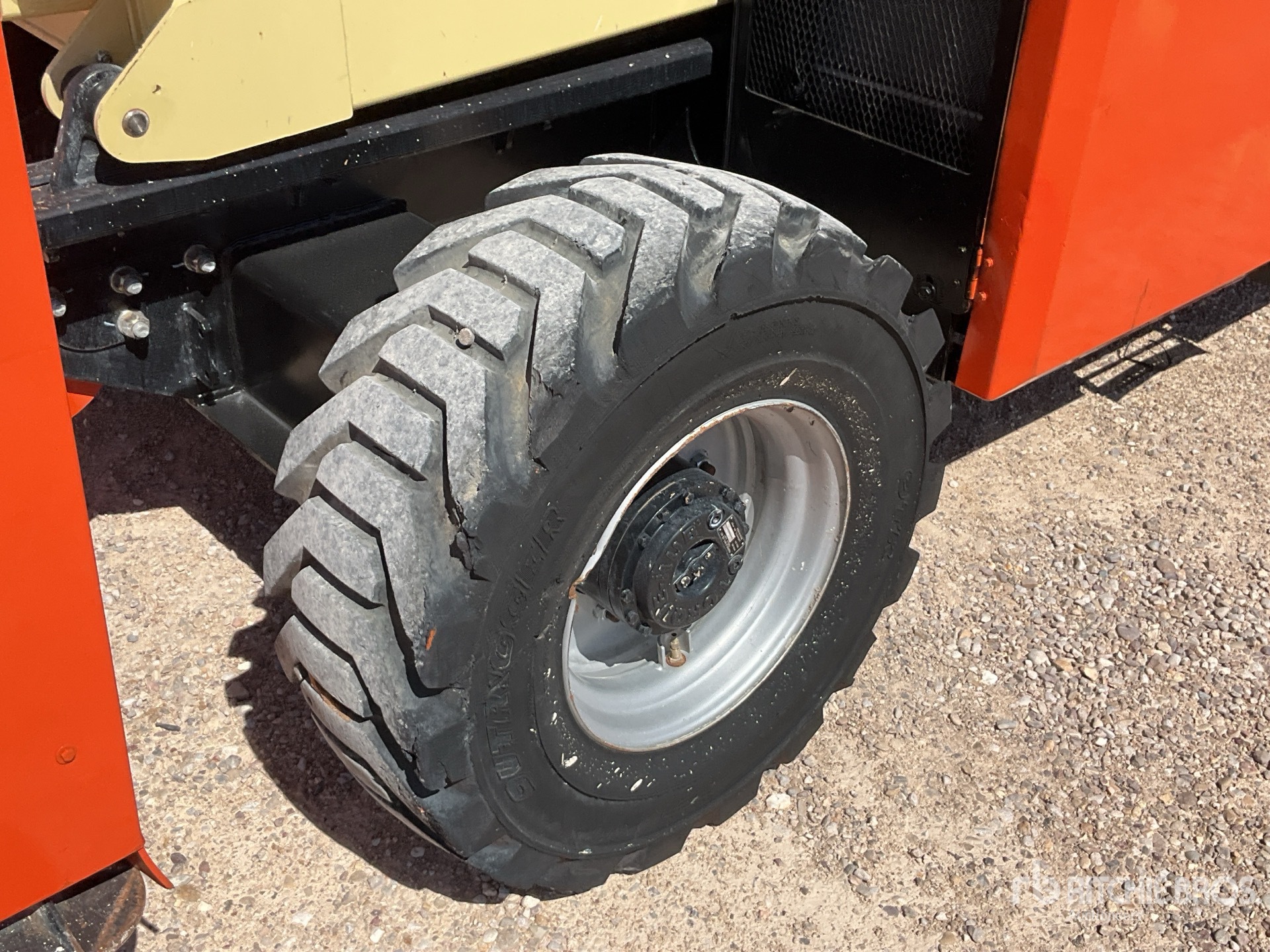 2019 JLG 530LRT