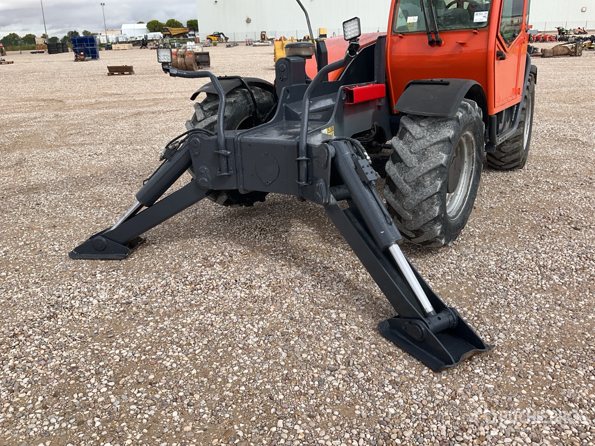 2006 JLG 4017