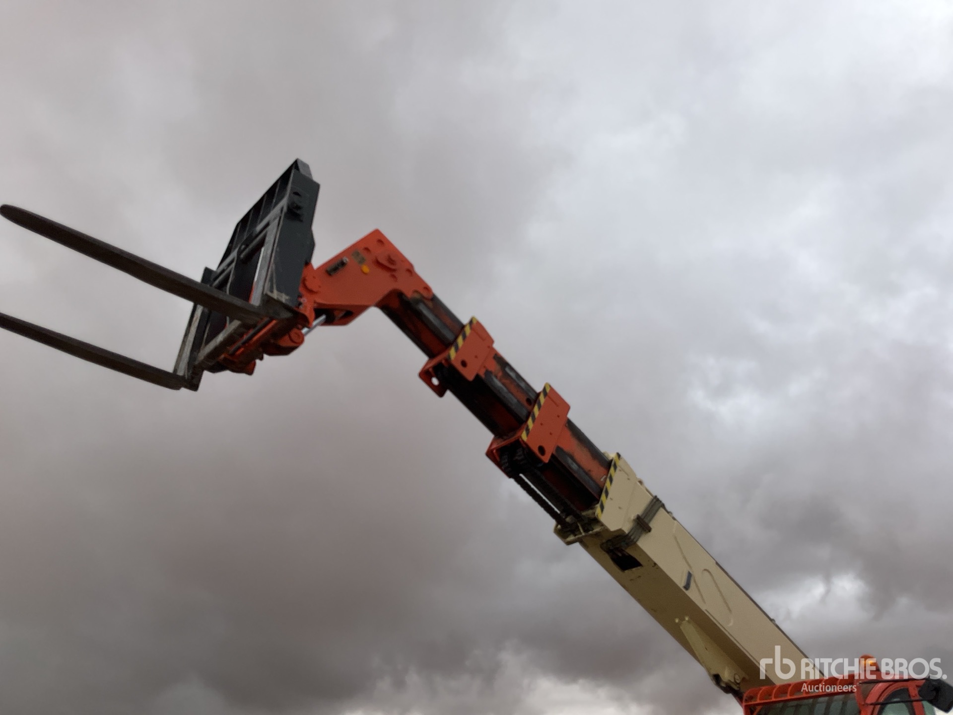 2006 JLG 4017