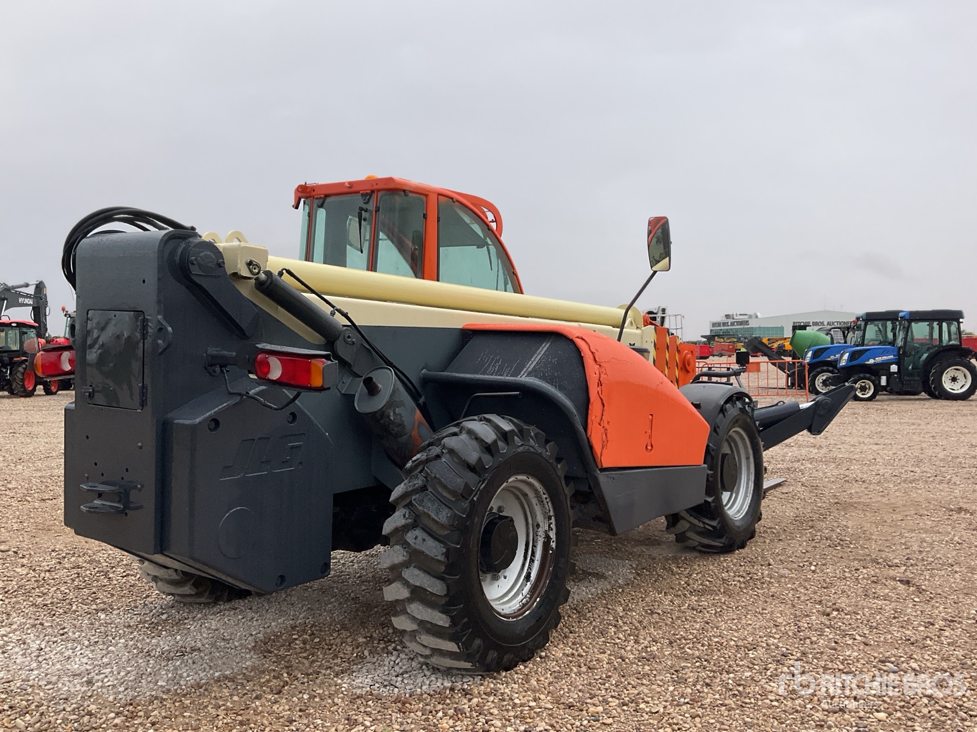 2006 JLG 4017