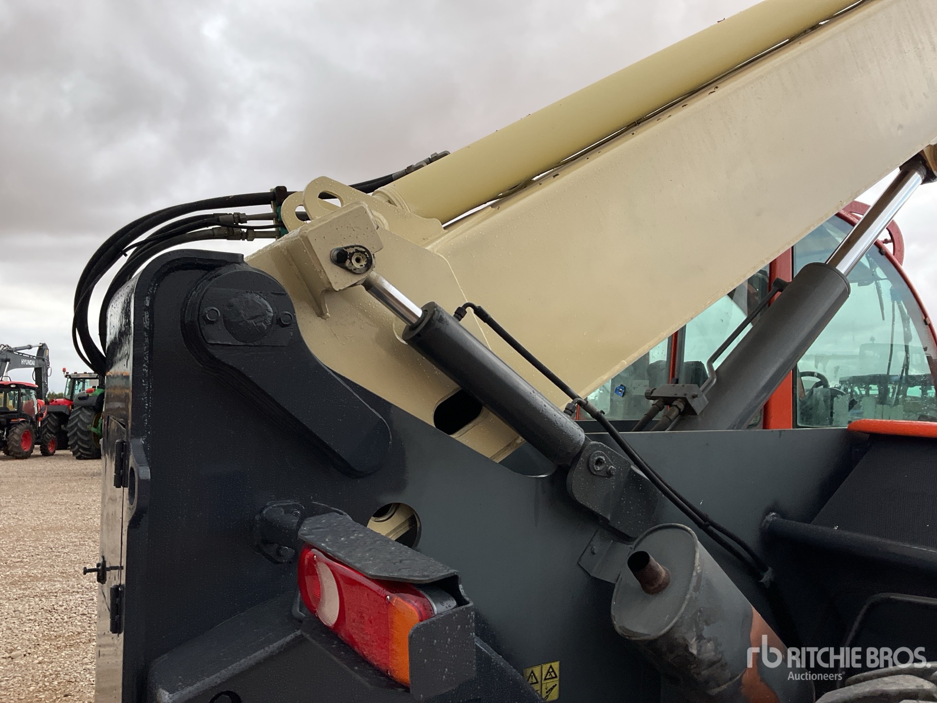 2006 JLG 4017
