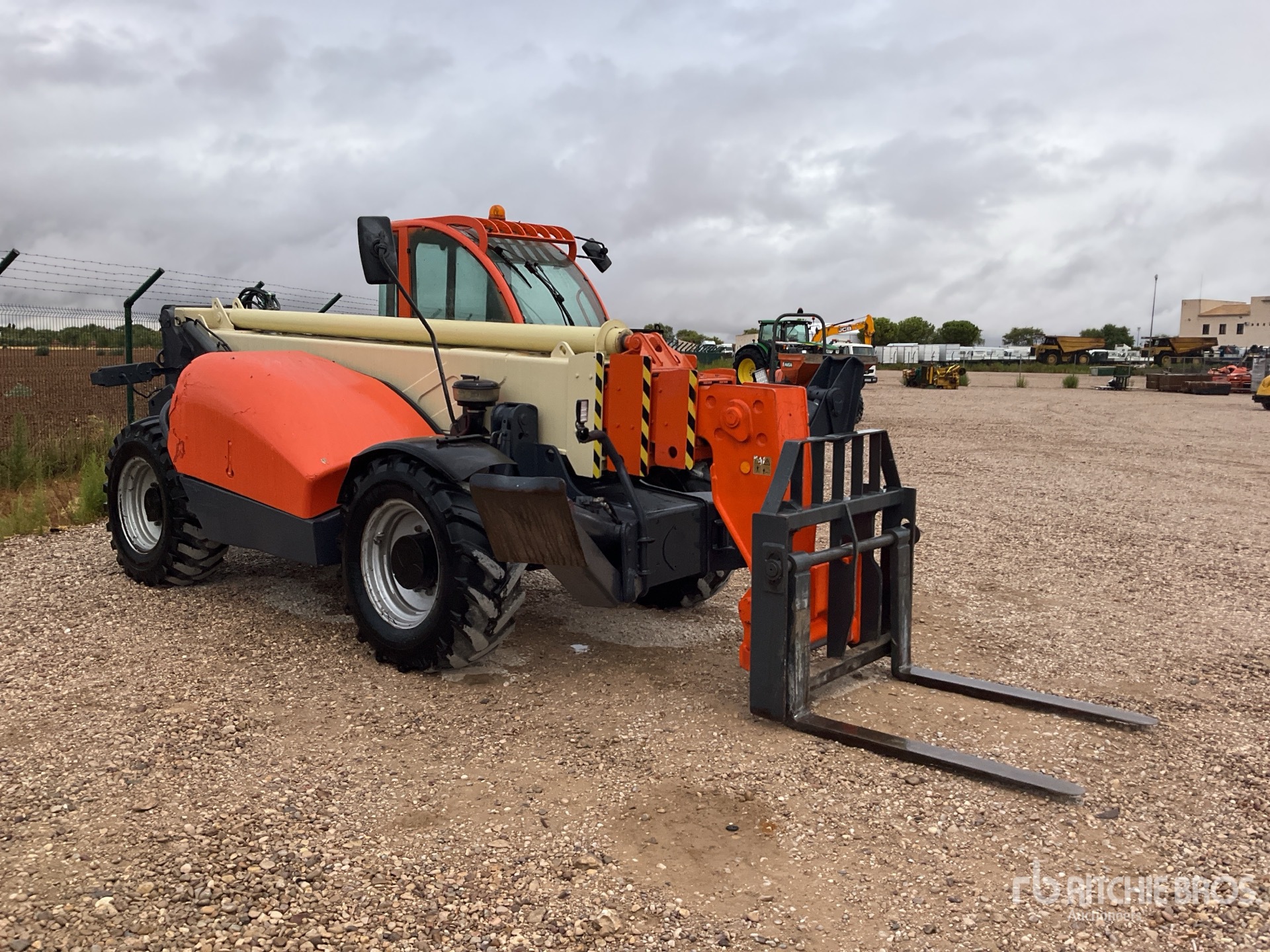 2006 JLG 4017