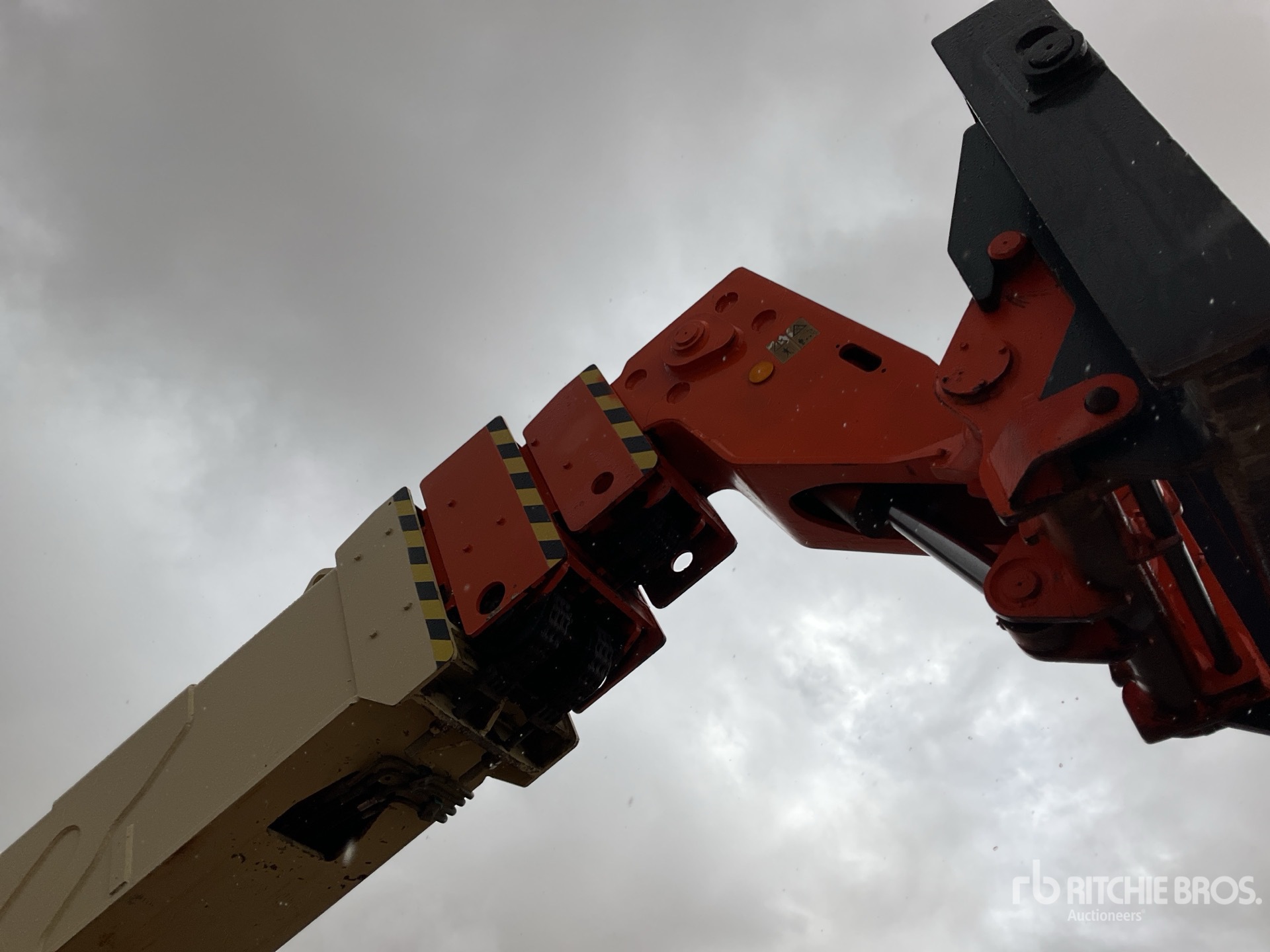 2006 JLG 4017