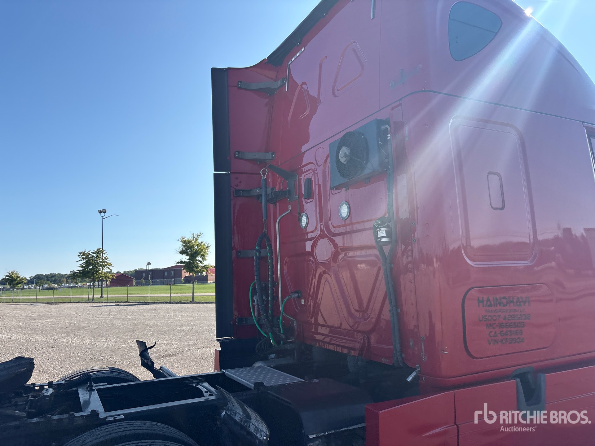 2019 Freightliner CASCADIA 126