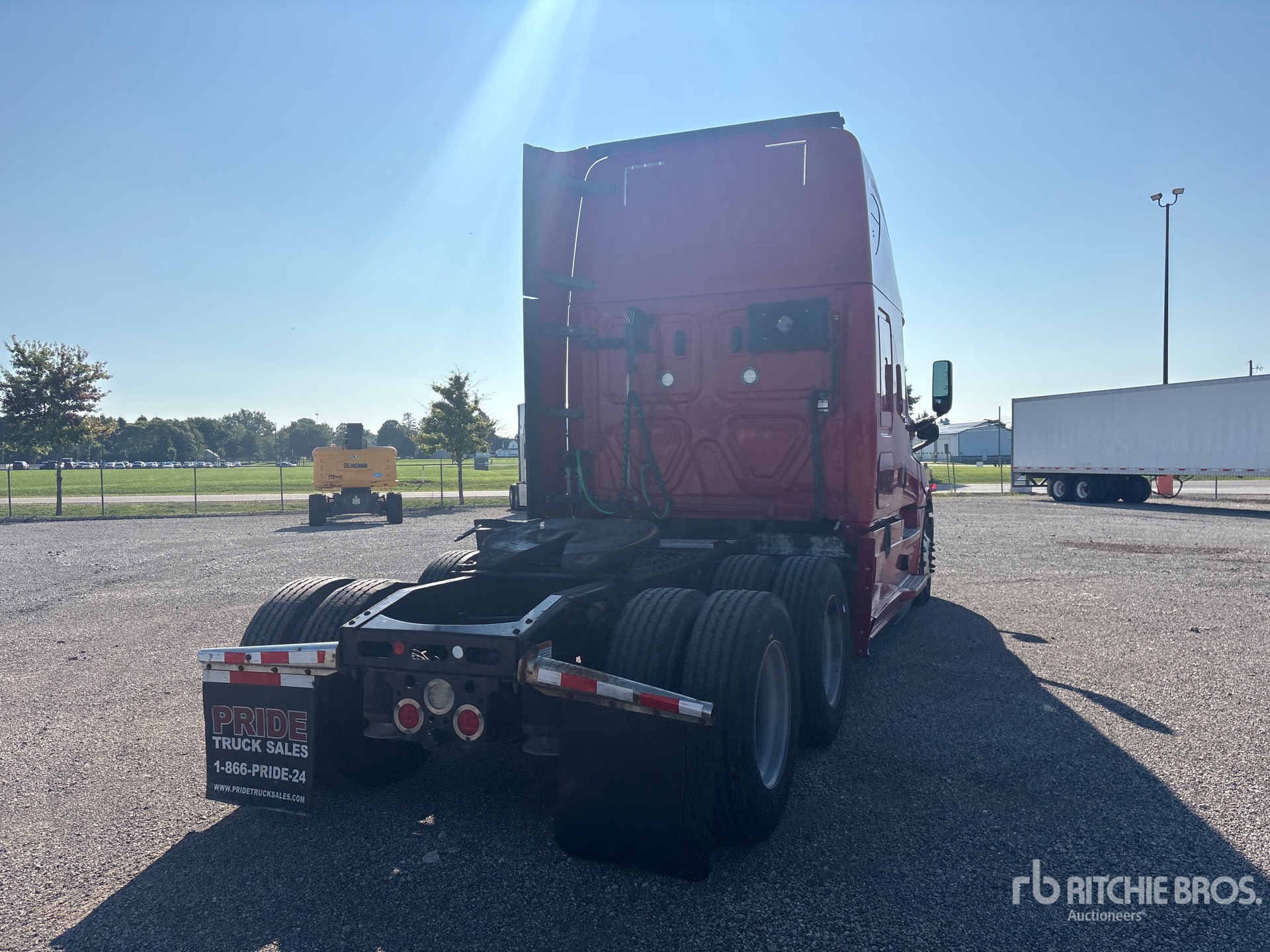 2019 Freightliner CASCADIA 126