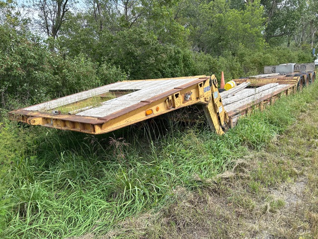 1992 Load King Lowboy Tri/A Removable Gooseneck Lowboy Trailer