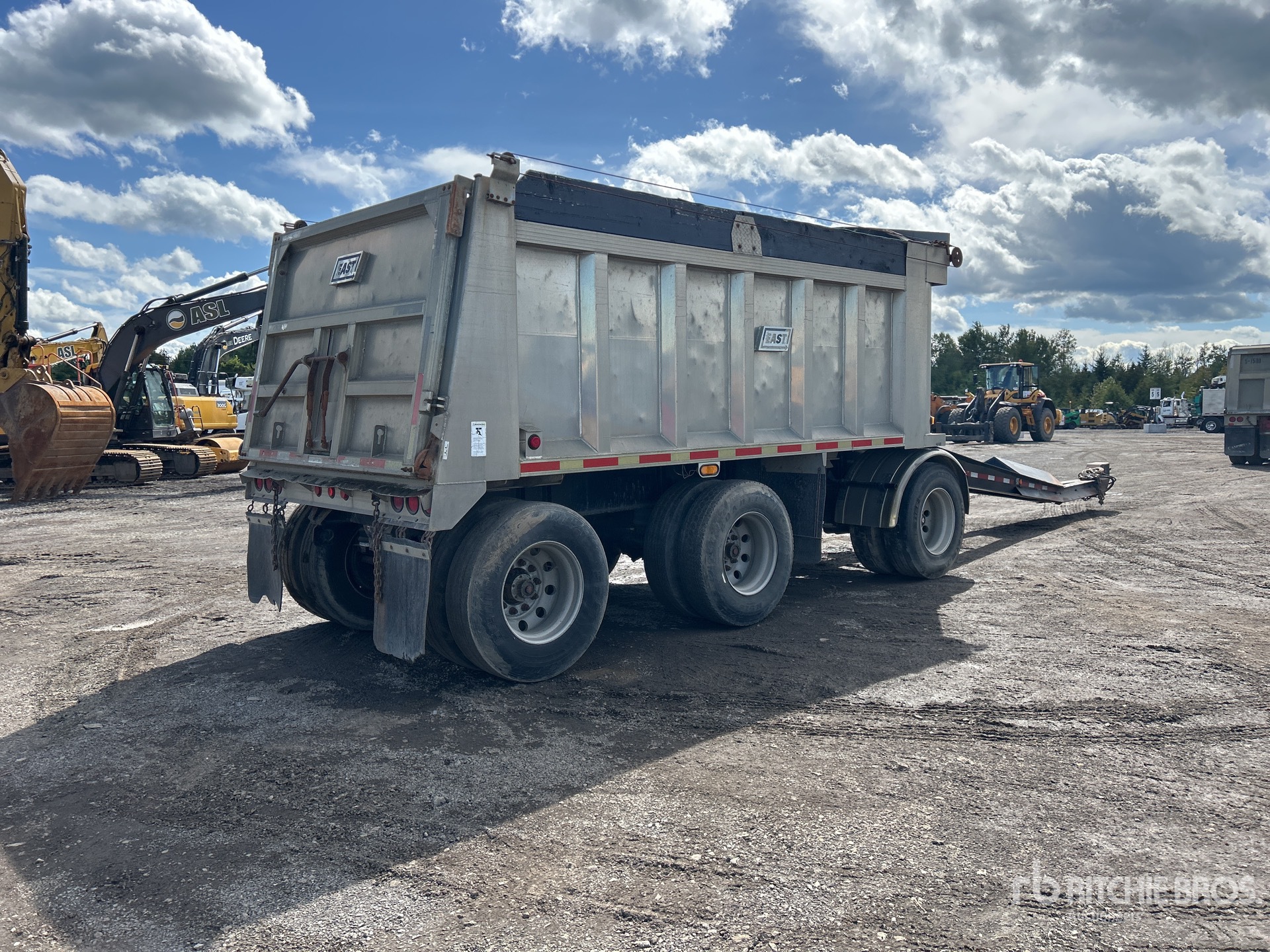 2001 East 17 ft Tri/A
