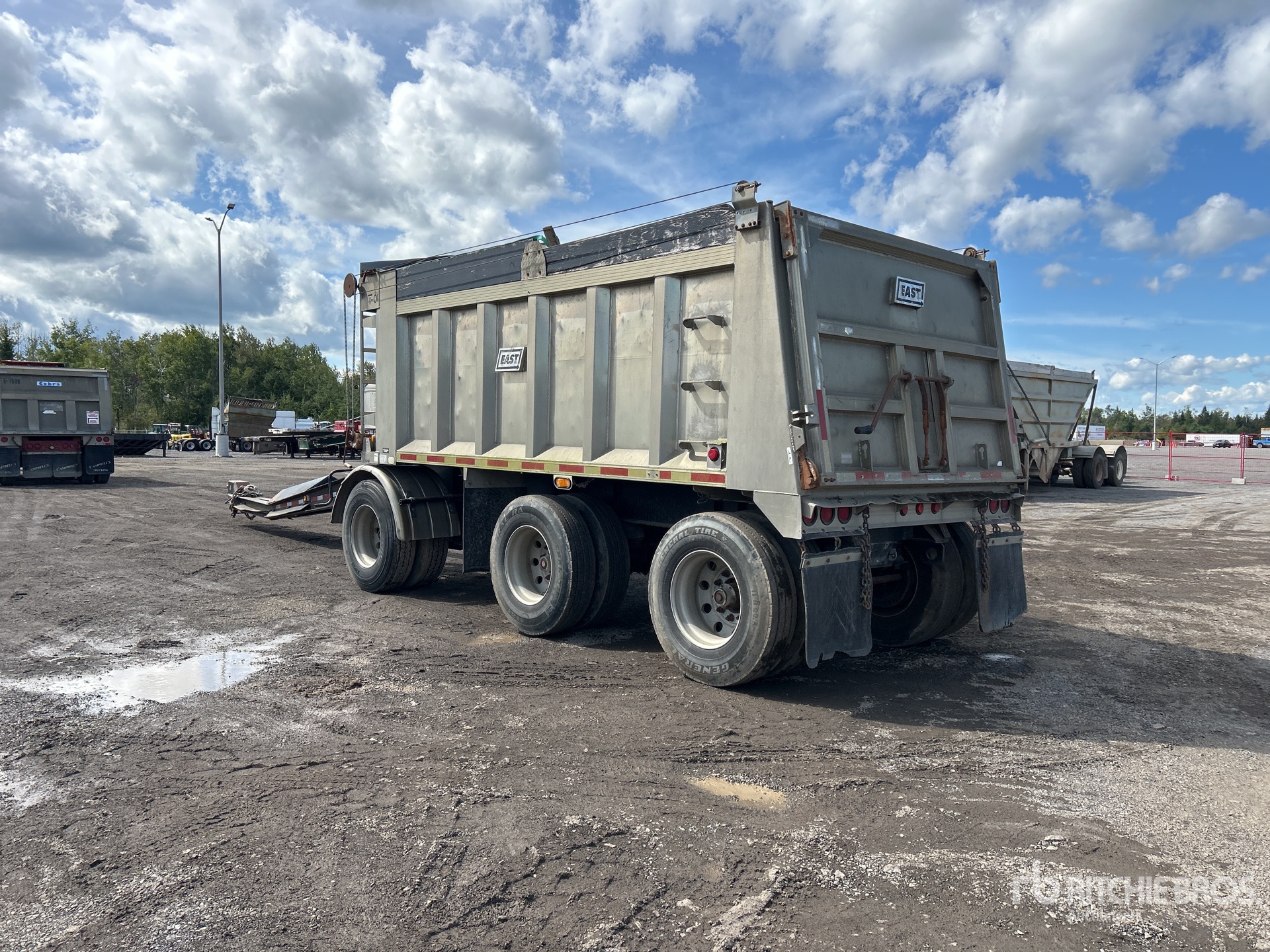2001 East 17 ft Tri/A