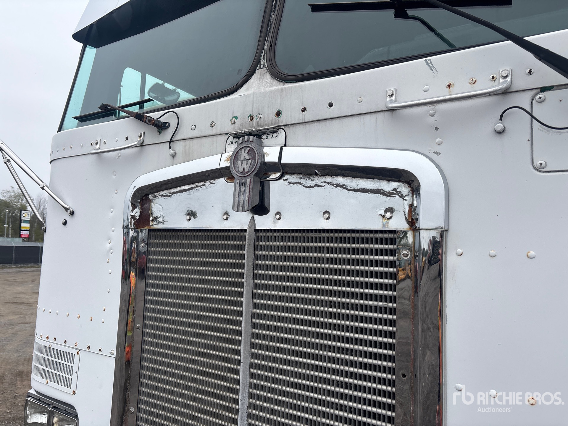 1989 Kenworth K100E