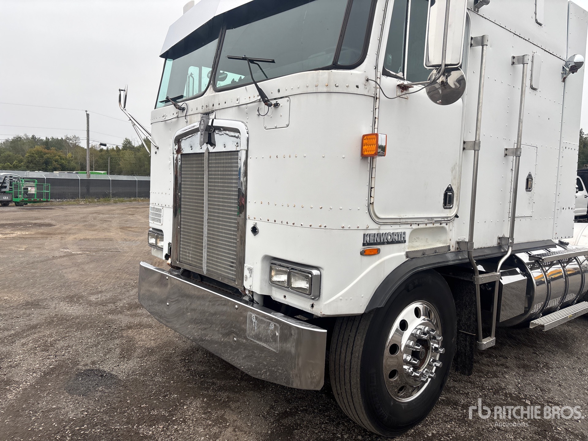 1989 Kenworth K100E