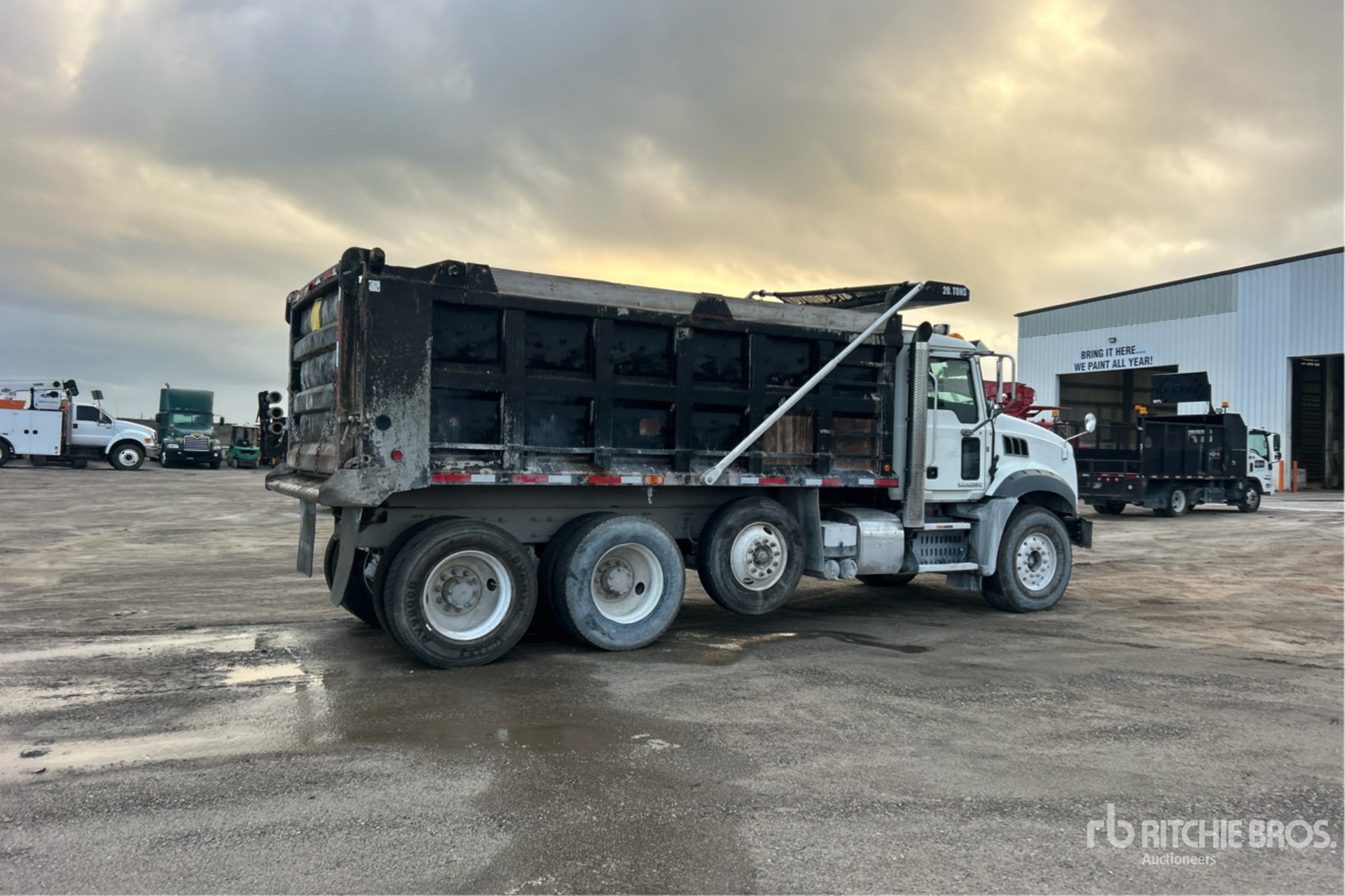 2016 Mack GU813