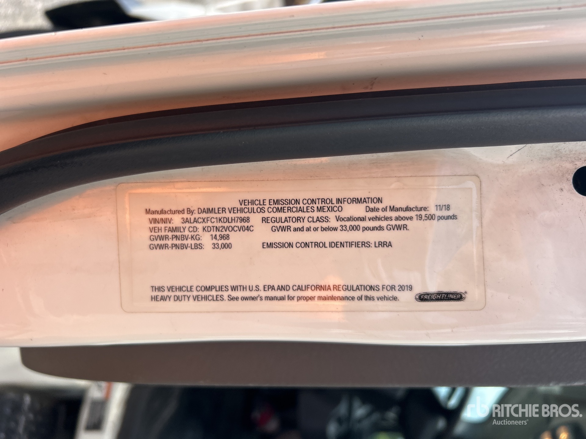 2019 Freightliner M2106