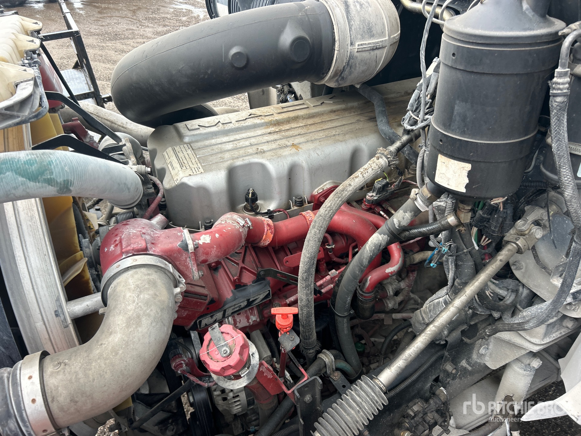 2017 Mack GU813