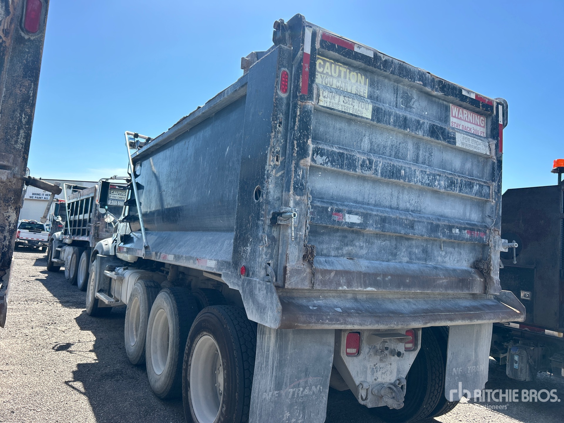 2017 Mack GU813
