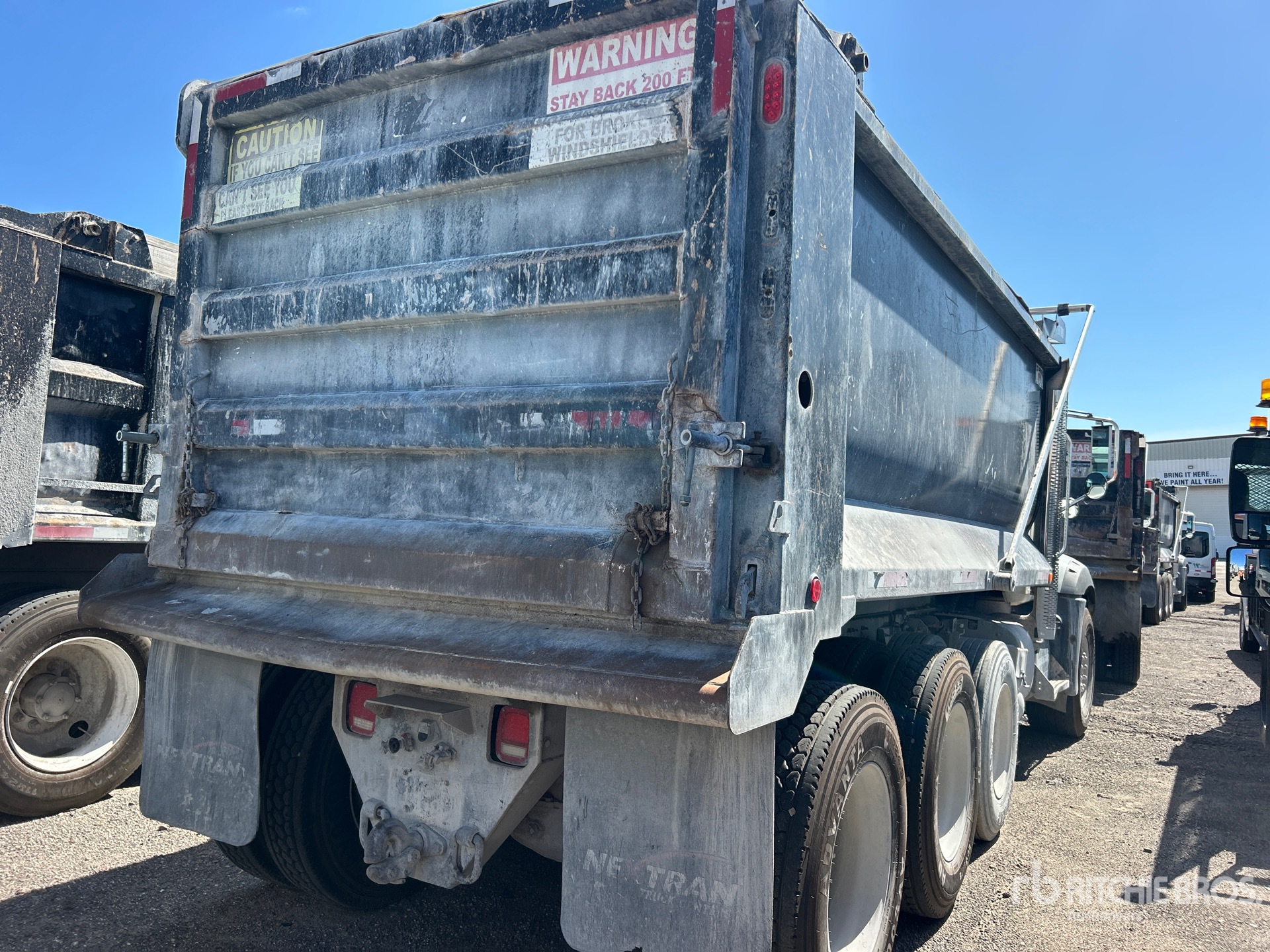 2017 Mack GU813