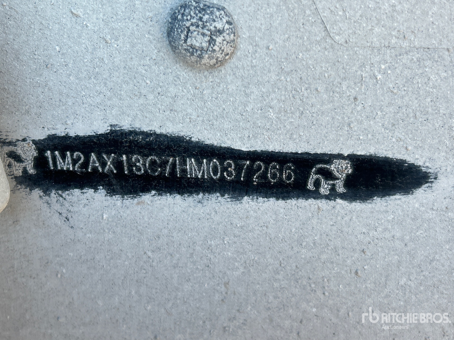 2017 Mack GU813