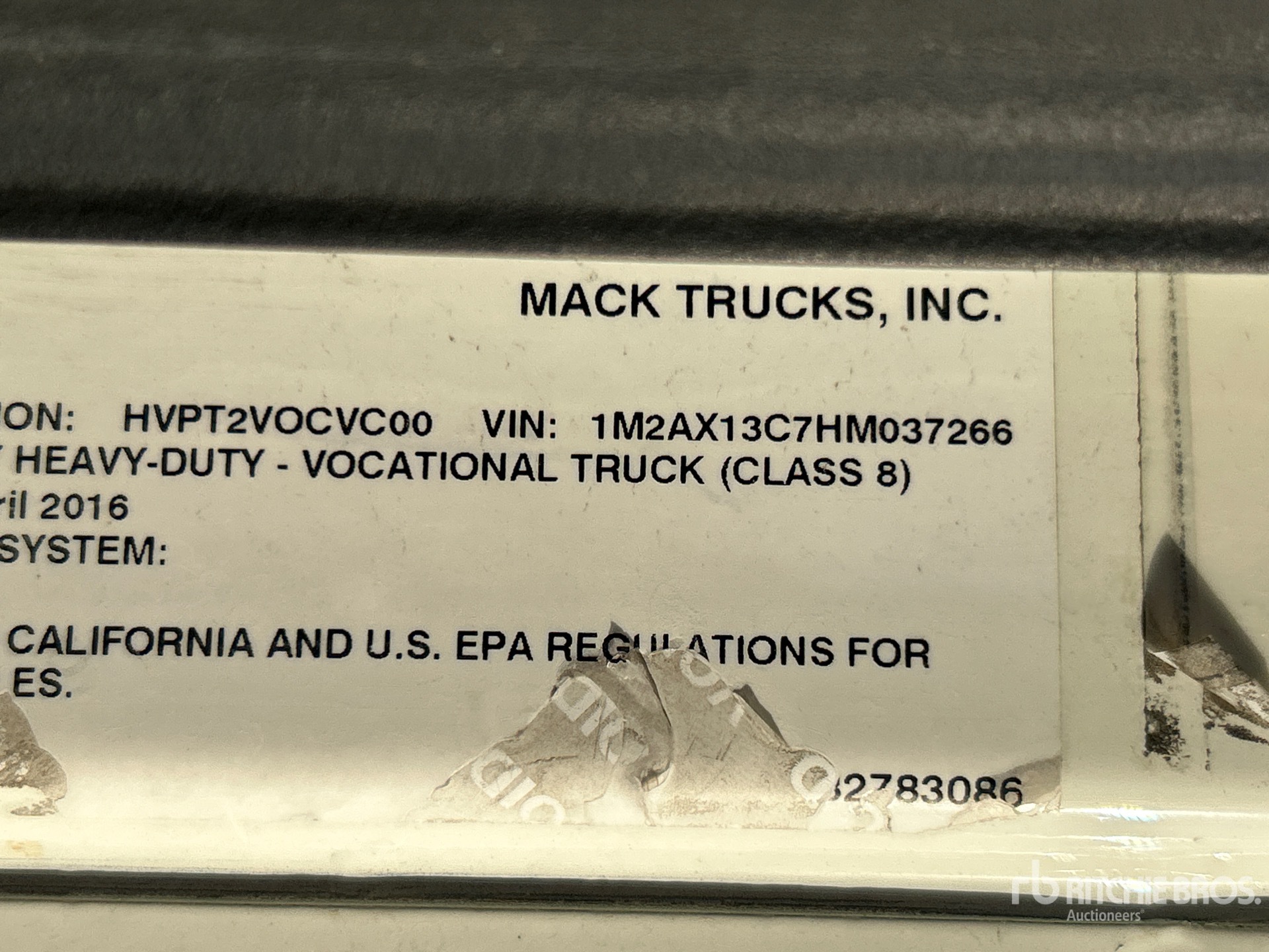 2017 Mack GU813